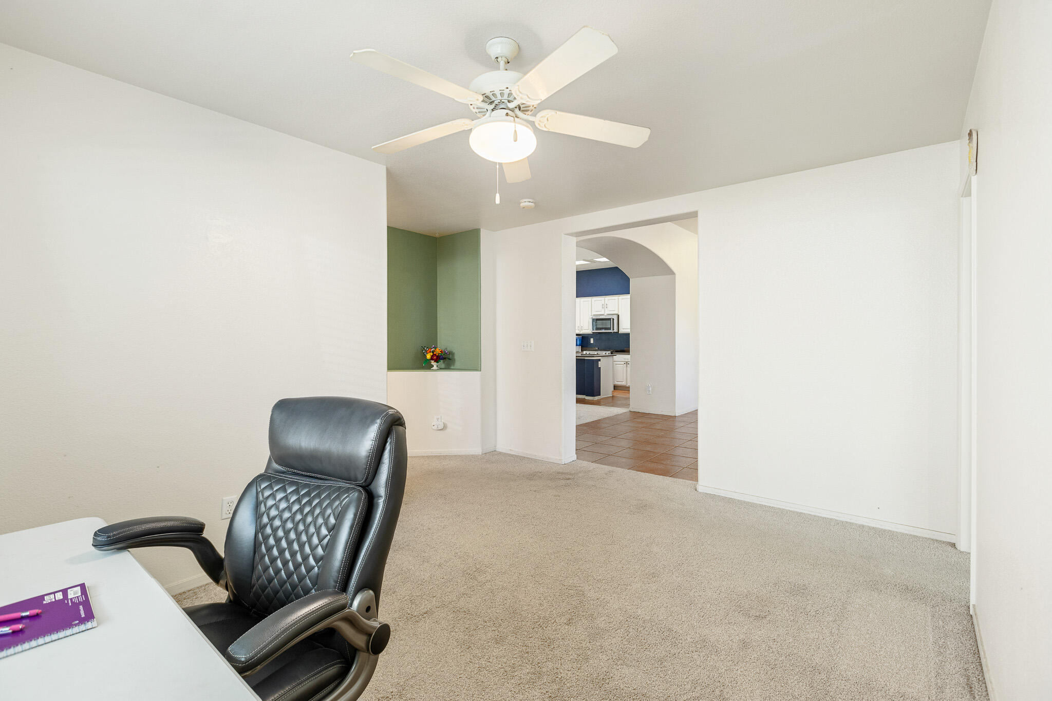 916 W Windsor Dr, Hanford, CA 93230