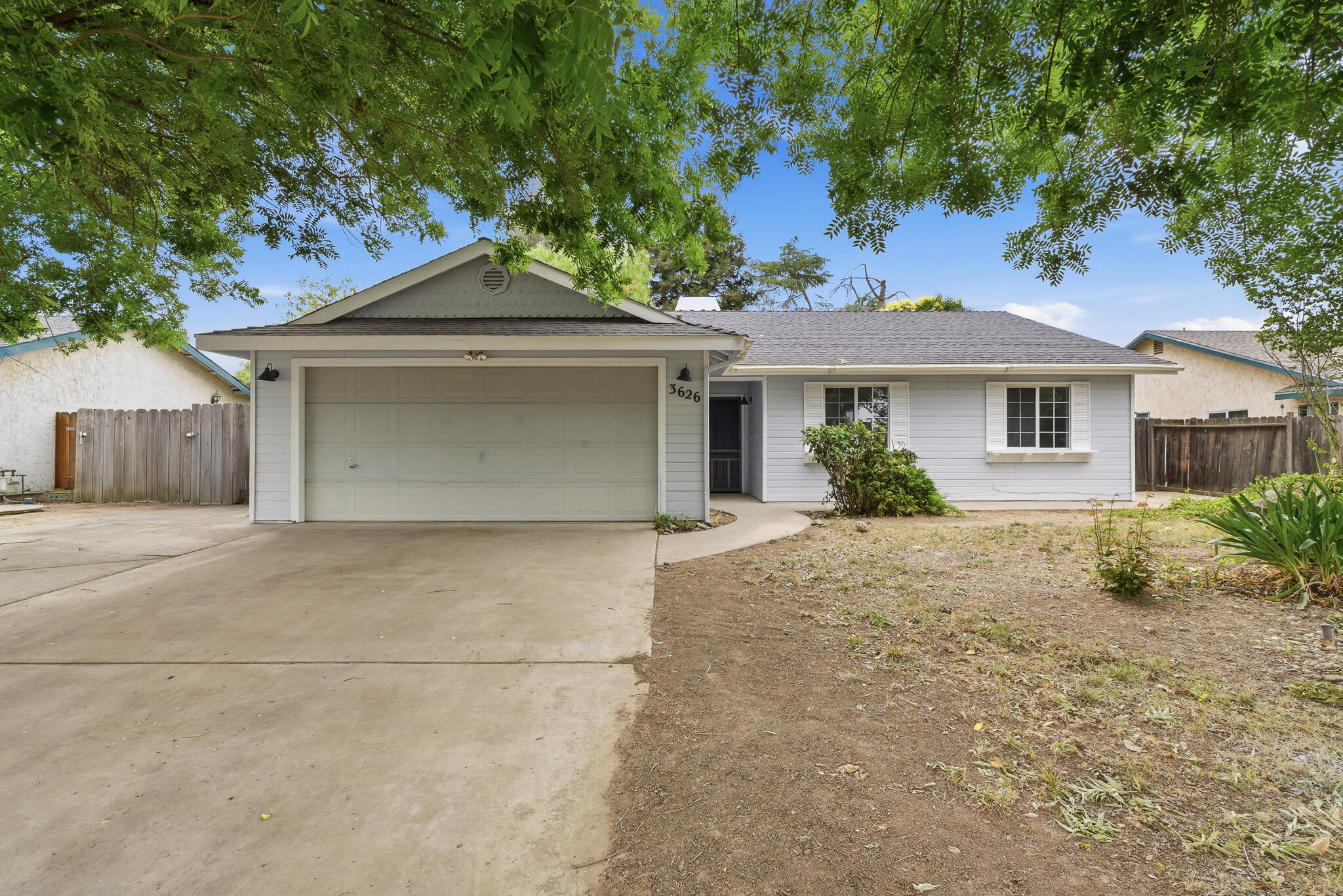 3626 S Chatham Ct, Visalia, CA 93277