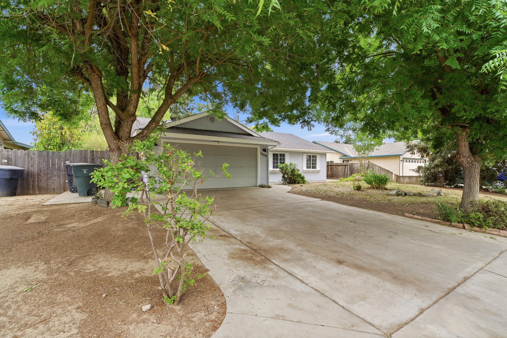 3626 S Chatham Ct, Visalia, CA 93277