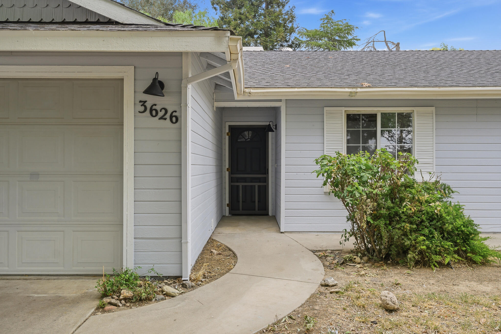 3626 S Chatham Ct, Visalia, CA 93277