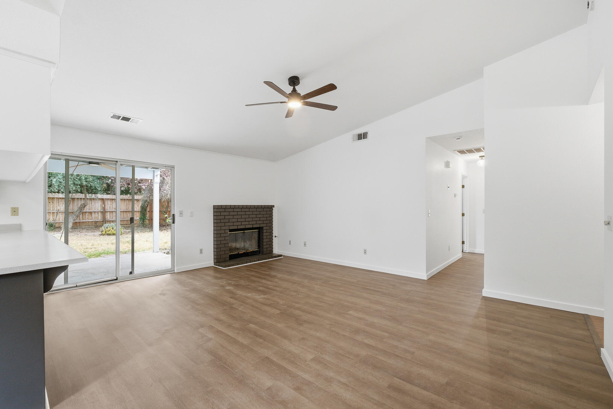 3626 S Chatham Ct, Visalia, CA 93277