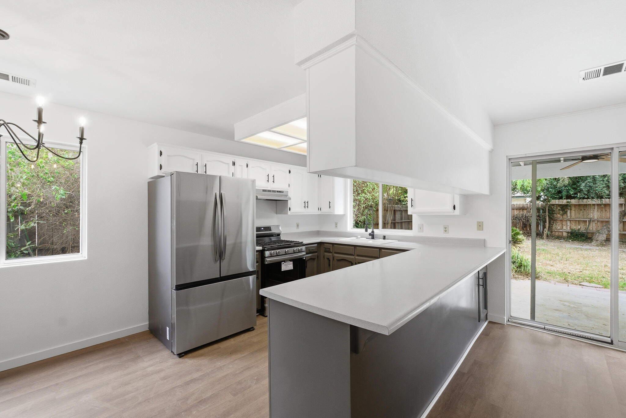 3626 S Chatham Ct, Visalia, CA 93277