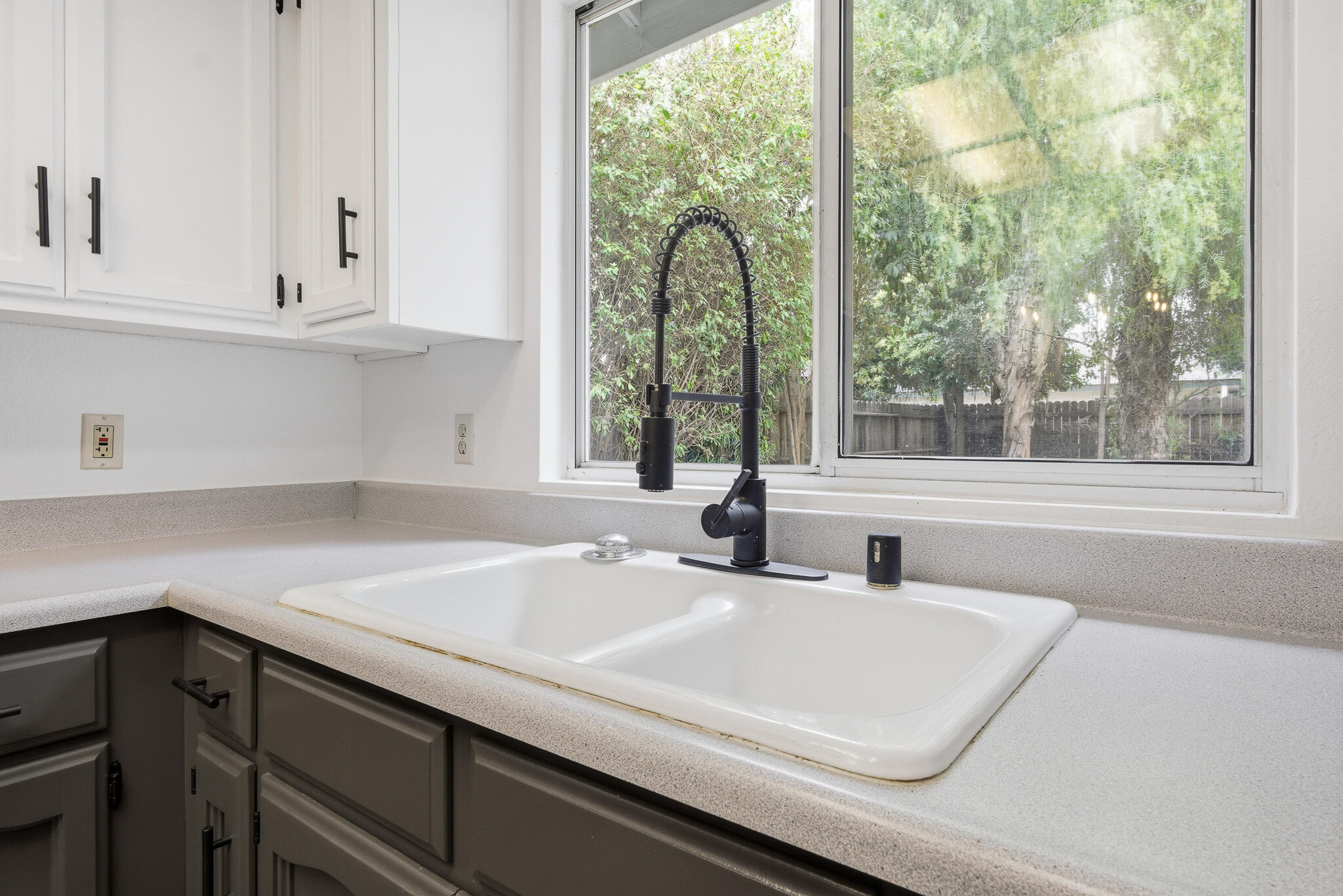 3626 S Chatham Ct, Visalia, CA 93277