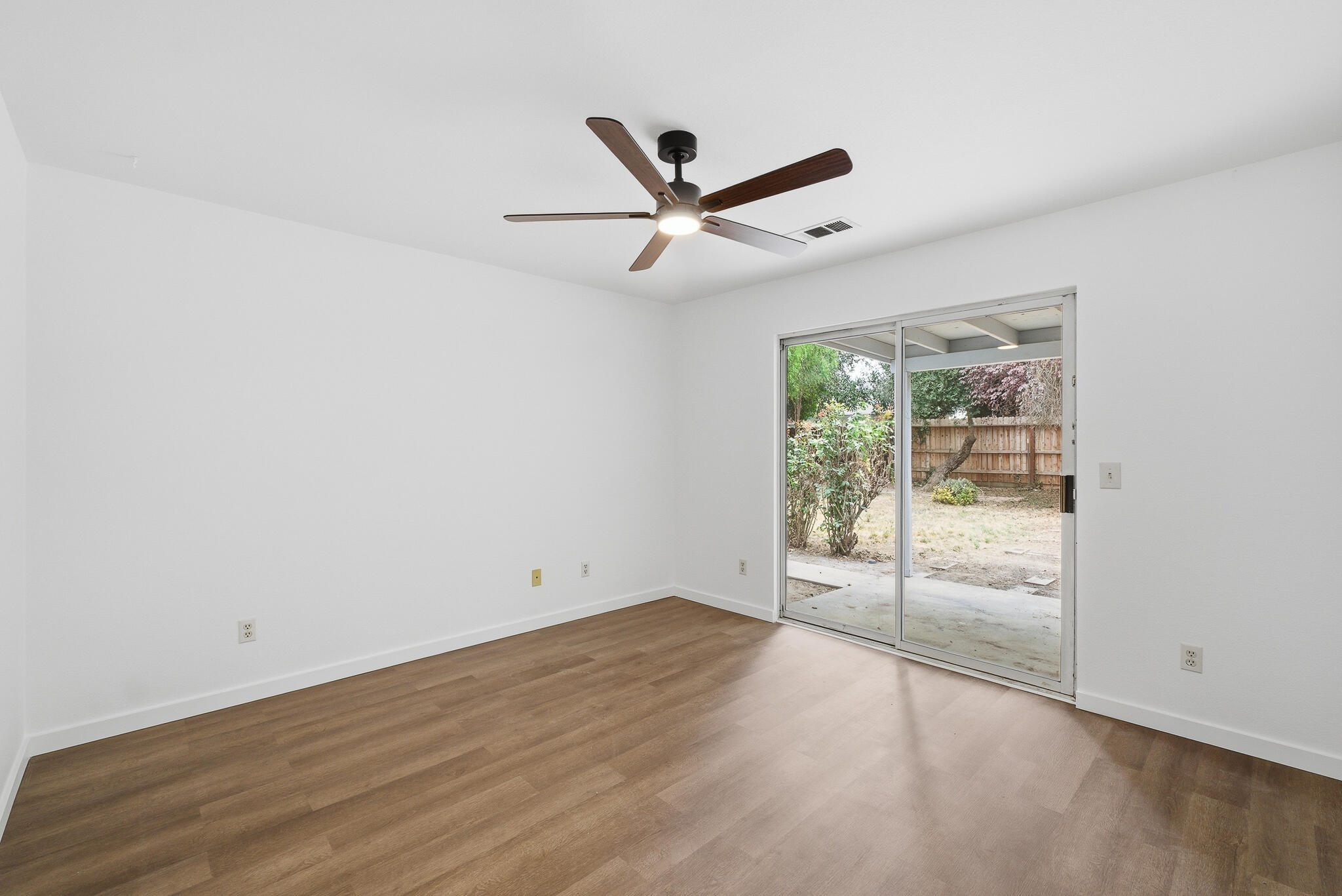 3626 S Chatham Ct, Visalia, CA 93277