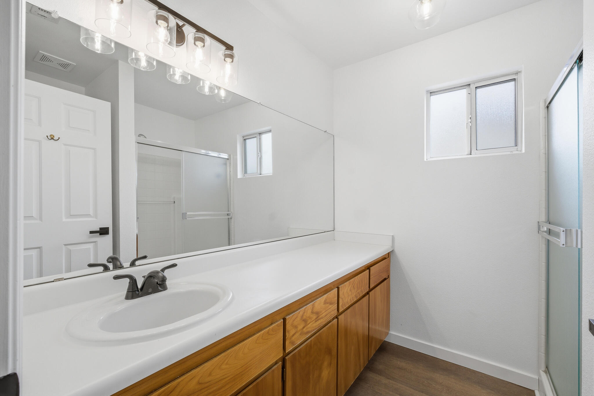 3626 S Chatham Ct, Visalia, CA 93277