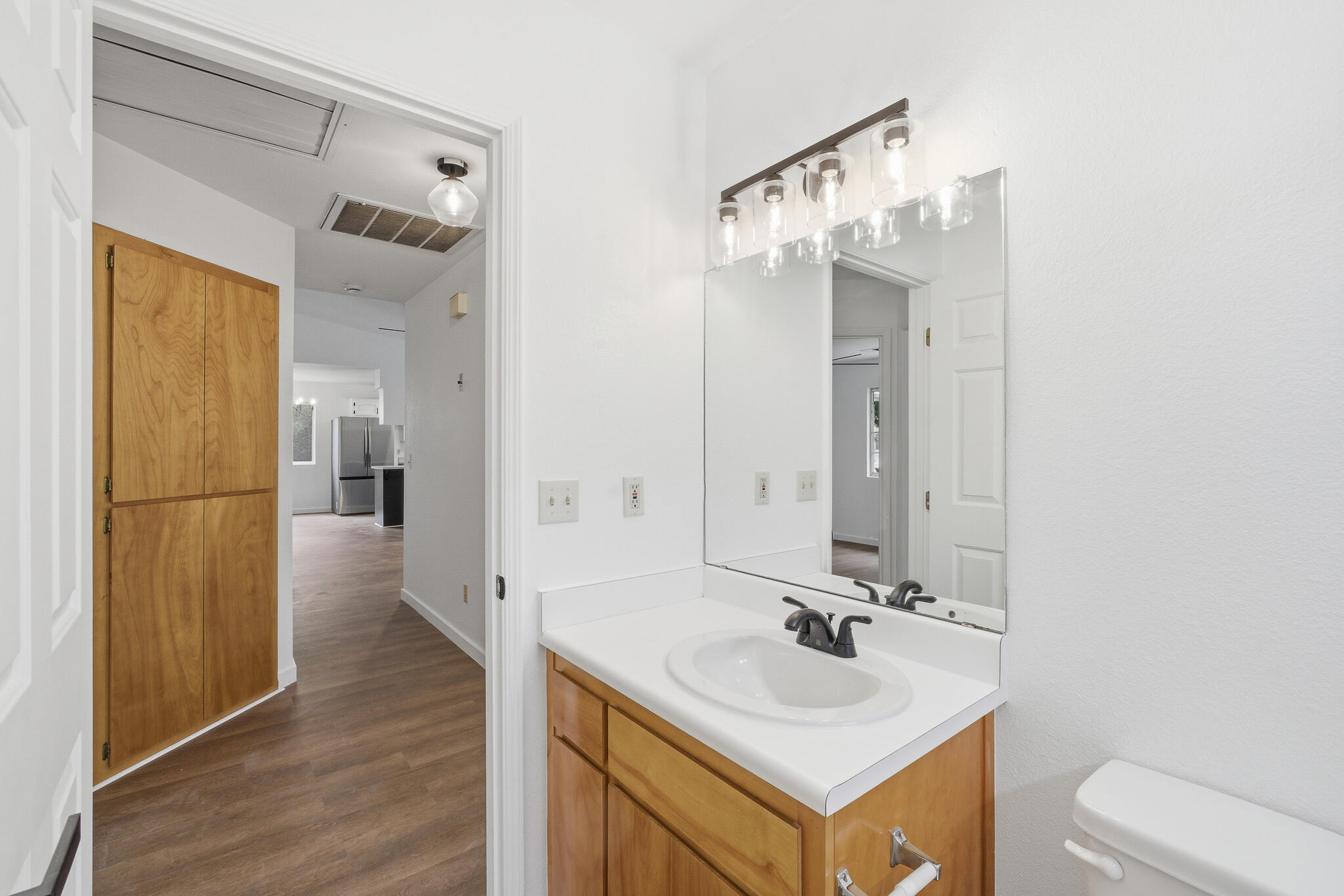 3626 S Chatham Ct, Visalia, CA 93277