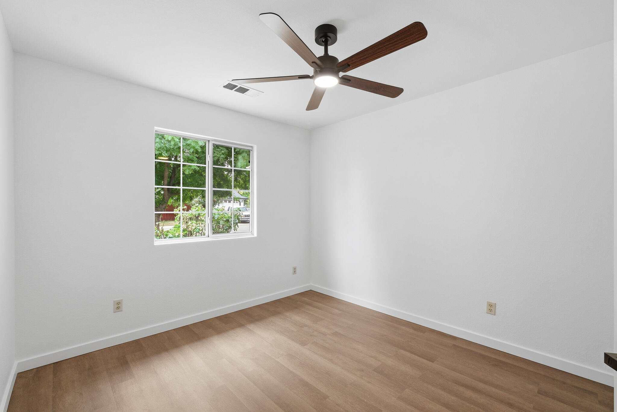 3626 S Chatham Ct, Visalia, CA 93277