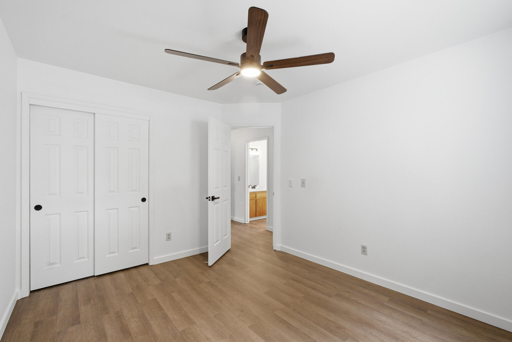 3626 S Chatham Ct, Visalia, CA 93277