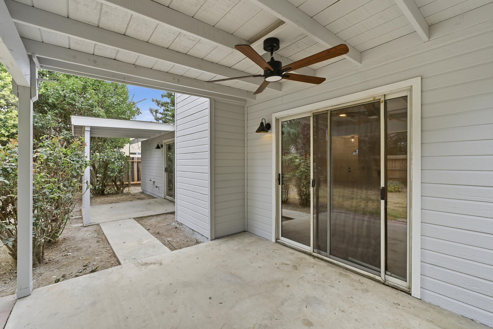3626 S Chatham Ct, Visalia, CA 93277