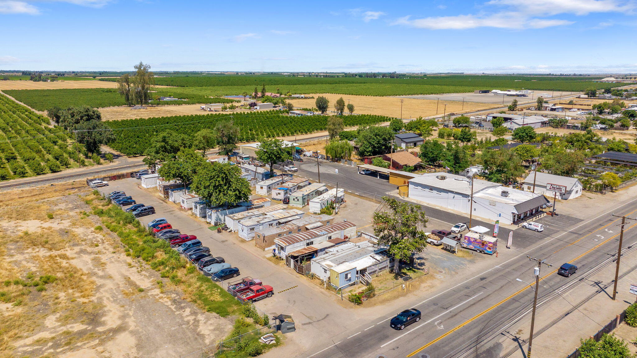 9000 Lacey Blvd #1-21, Hanford, CA 93230