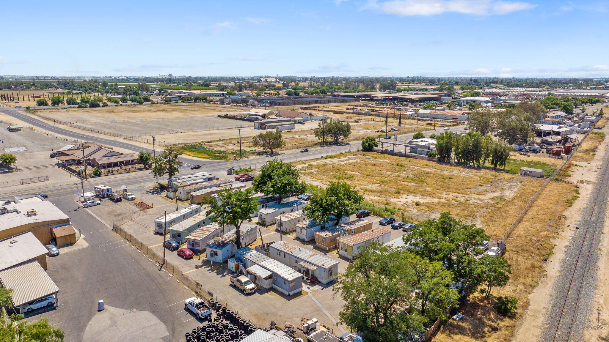 9000 Lacey Blvd #1-21, Hanford, CA 93230