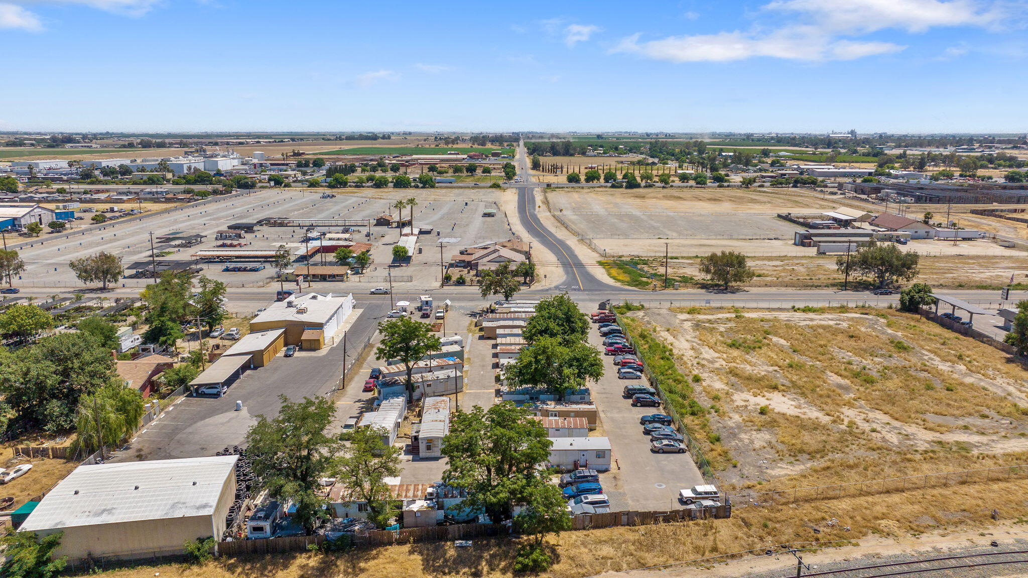 9000 Lacey Blvd #1-21, Hanford, CA 93230