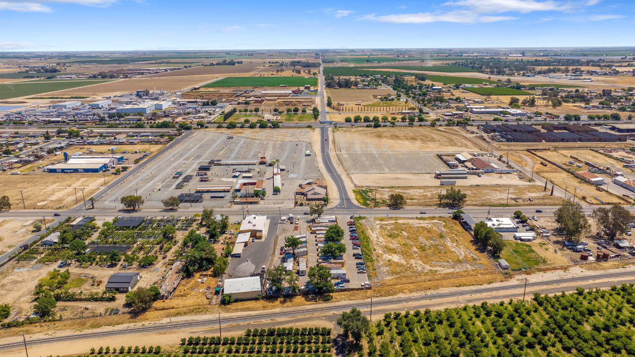 9000 Lacey Blvd #1-21, Hanford, CA 93230