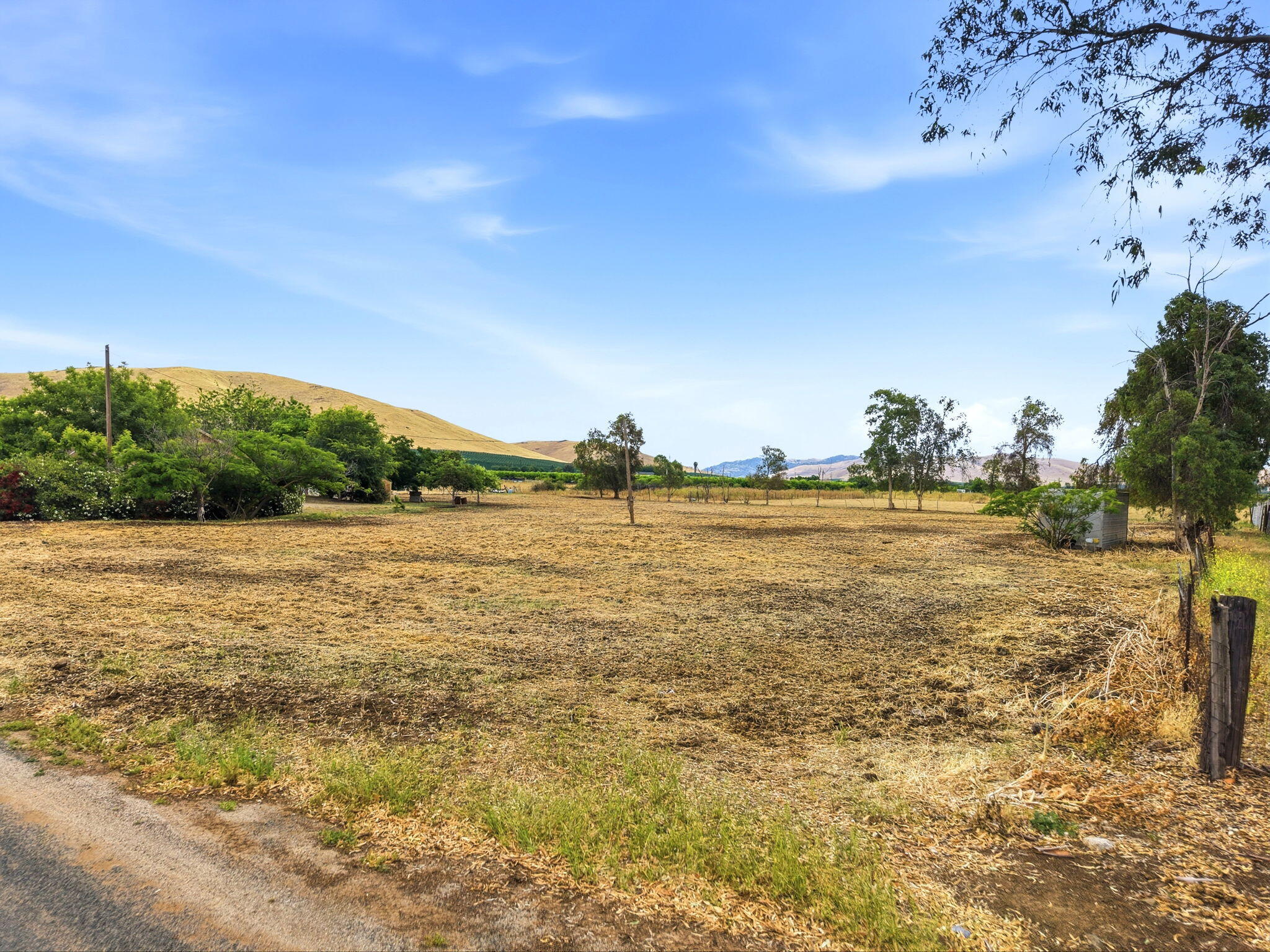 25295 Ave 212, Lindsay, CA 93247