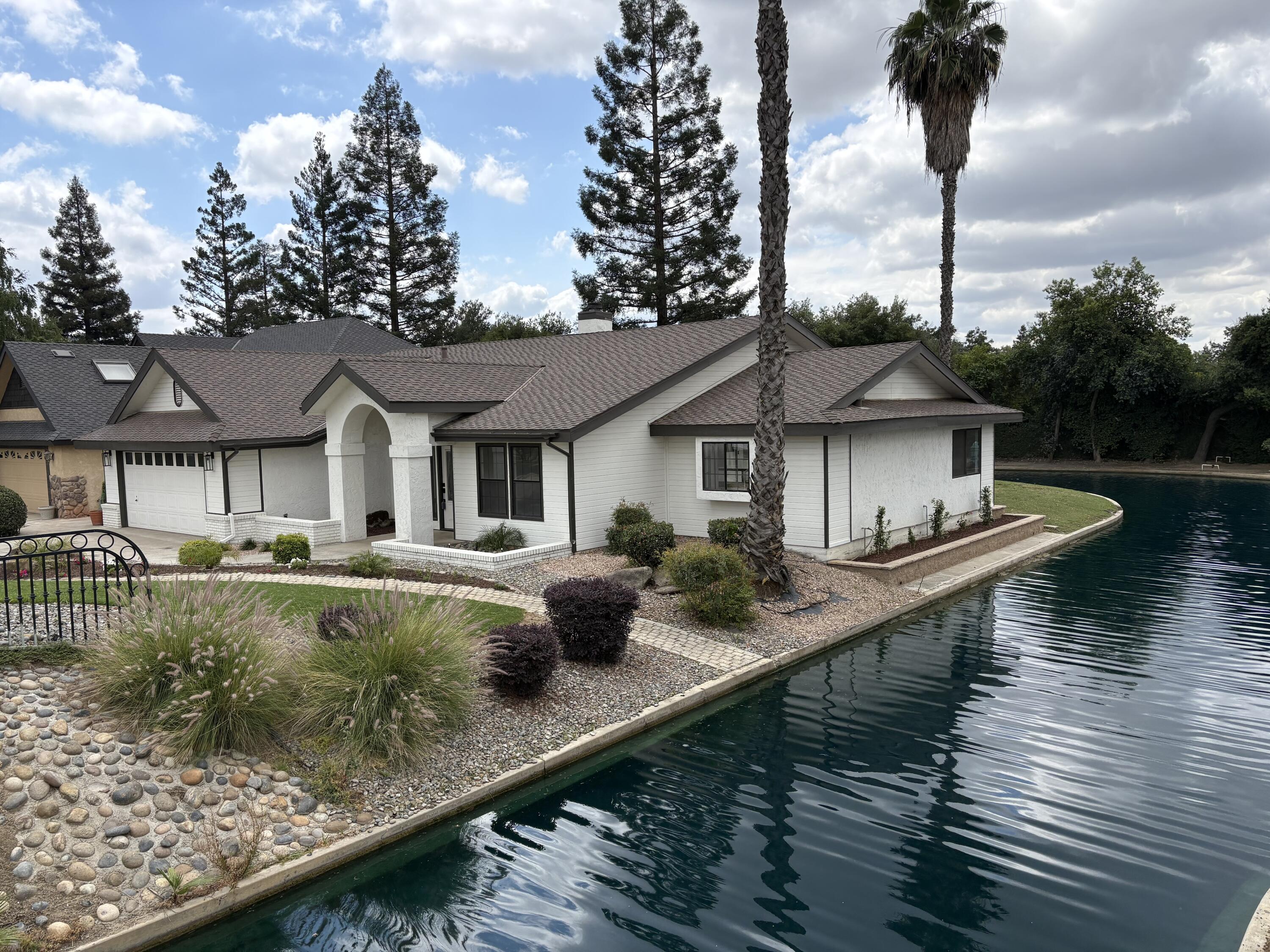 5739 W Sweet Dr, Visalia, CA 93291