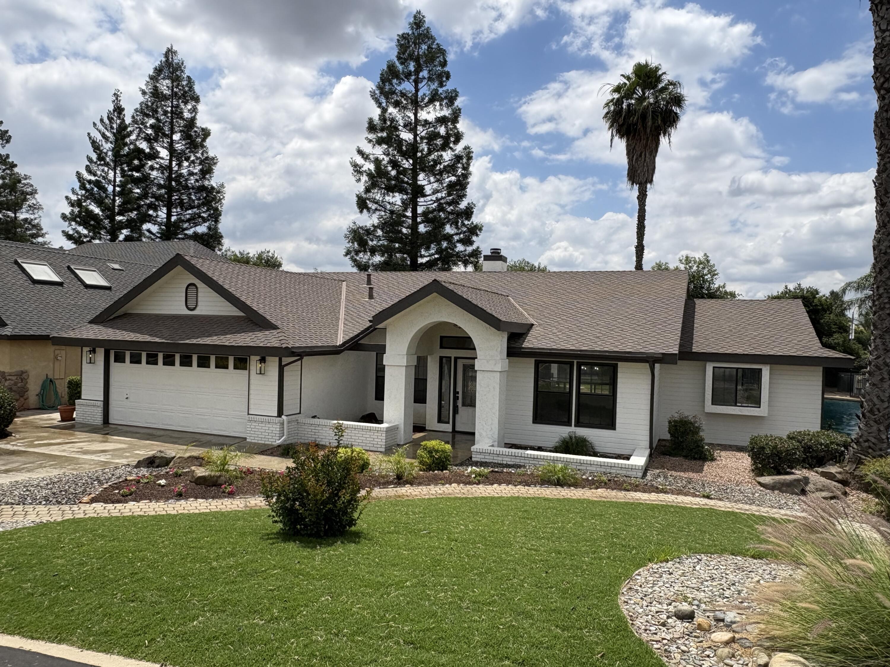5739 W Sweet Dr, Visalia, CA 93291