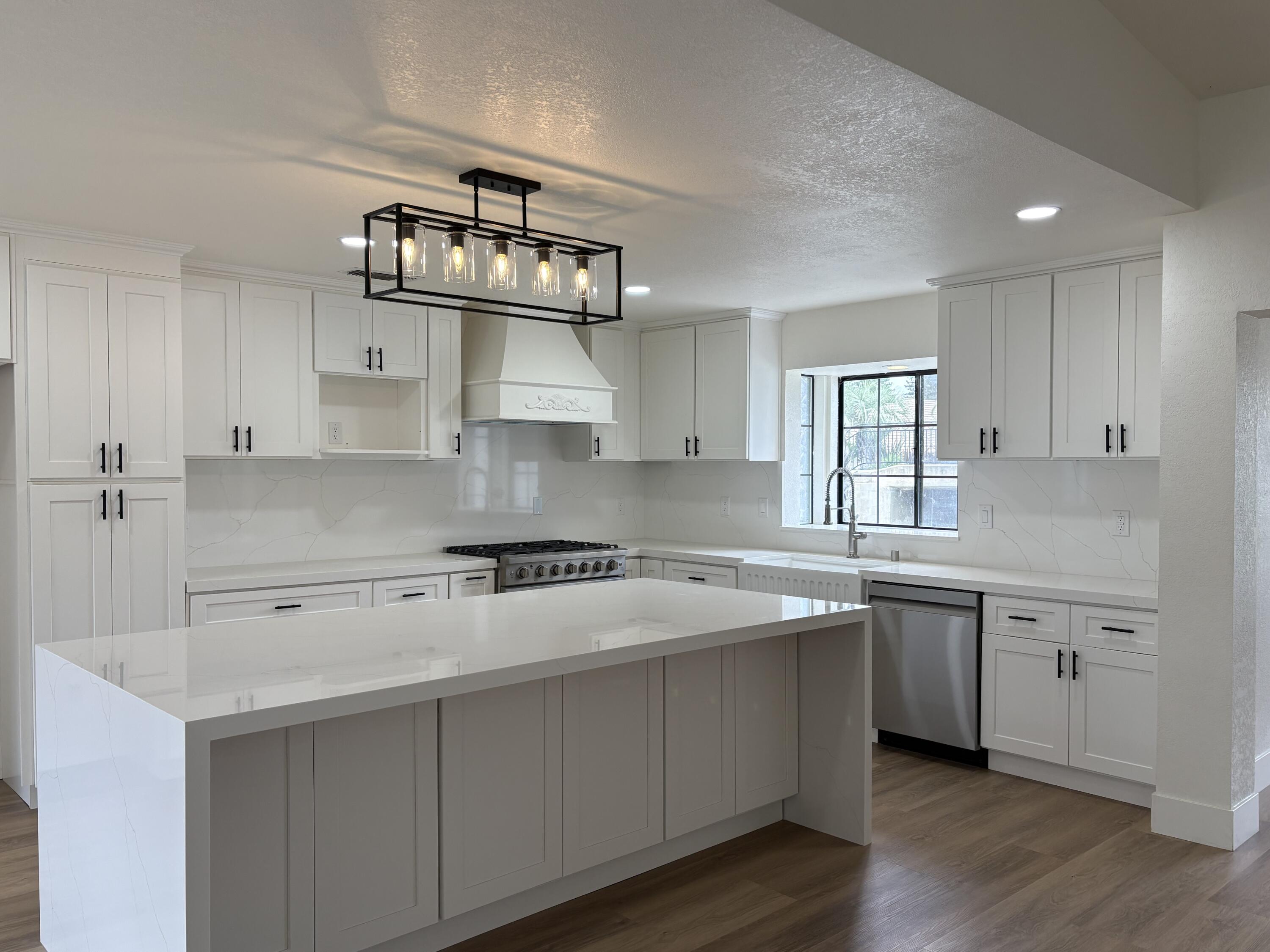 5739 W Sweet Dr, Visalia, CA 93291