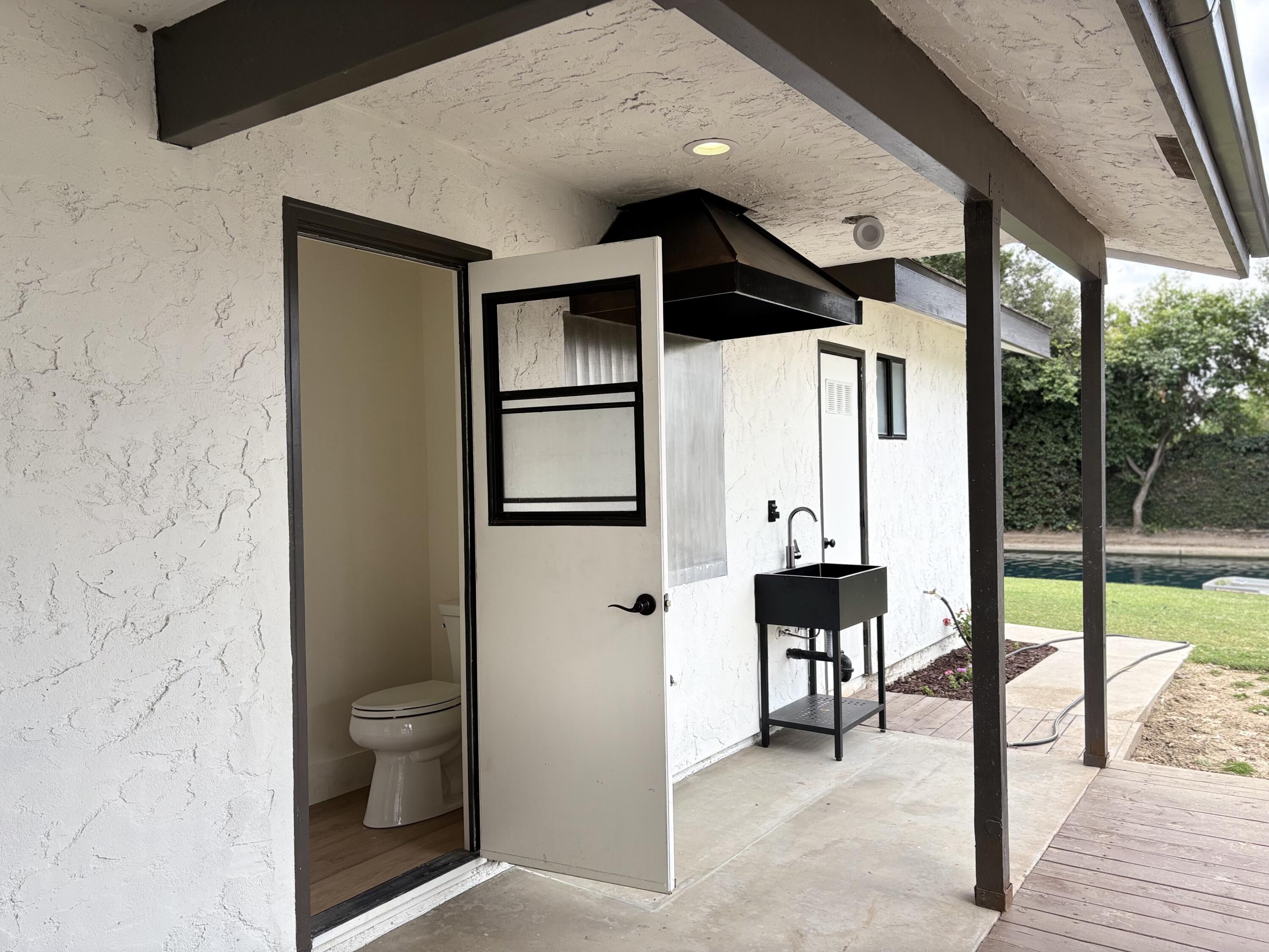 5739 W Sweet Dr, Visalia, CA 93291