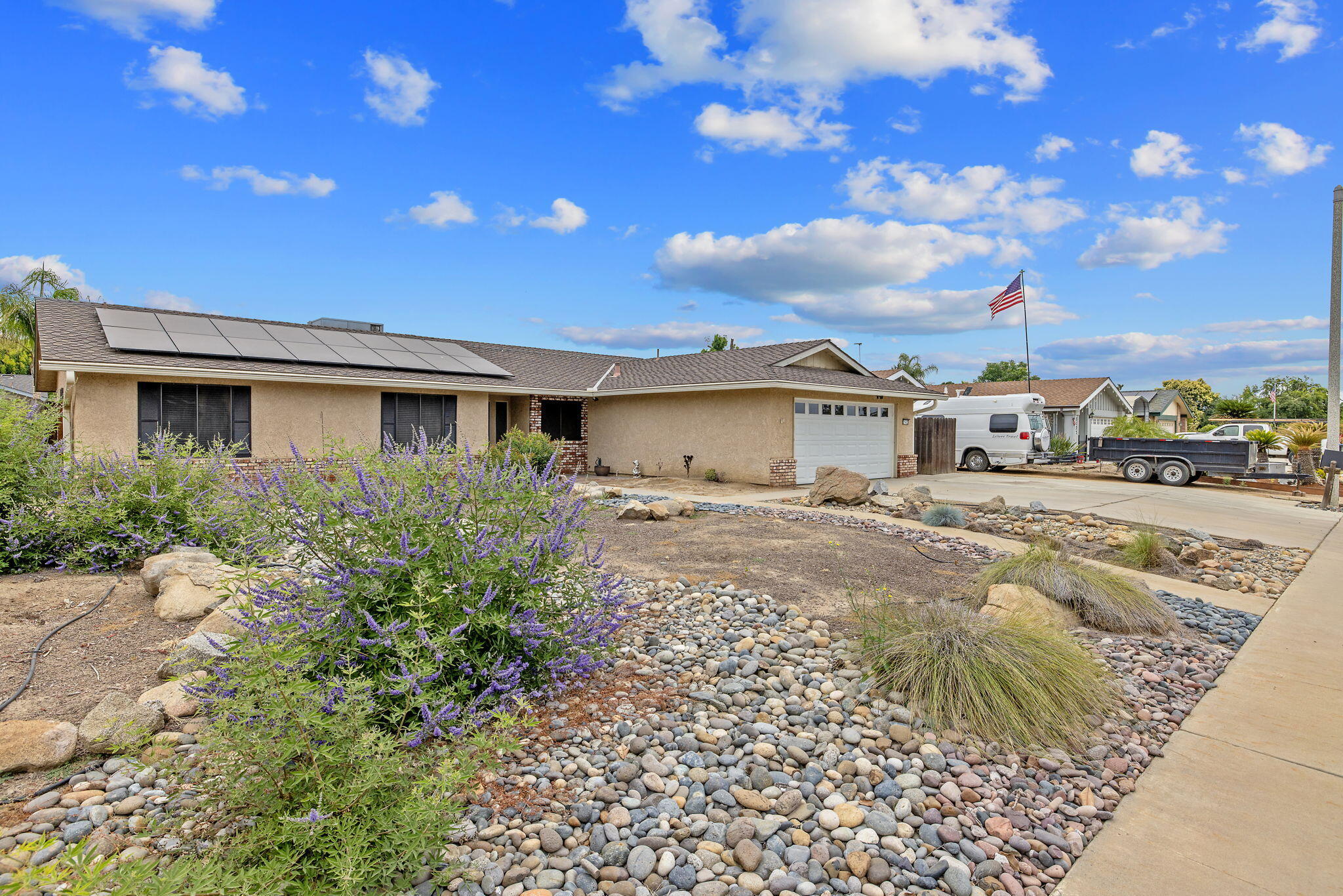 3142 W Sunnyside Ct, Visalia, CA 93277