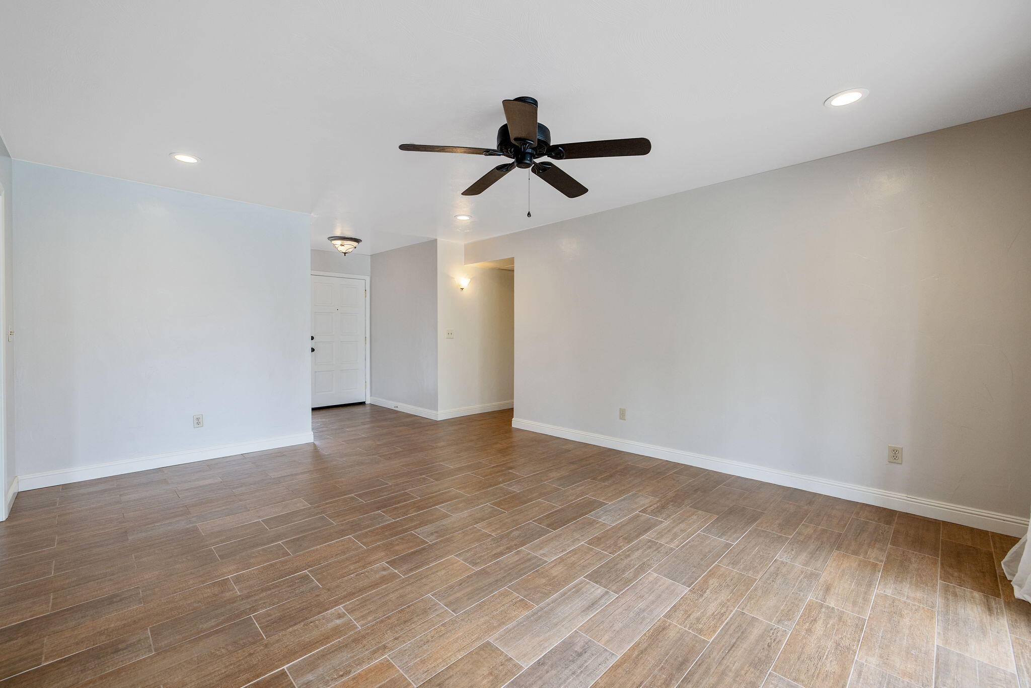 3142 W Sunnyside Ct, Visalia, CA 93277