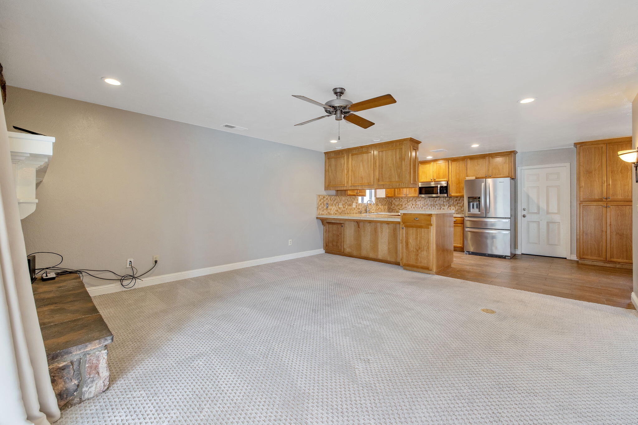 3142 W Sunnyside Ct, Visalia, CA 93277