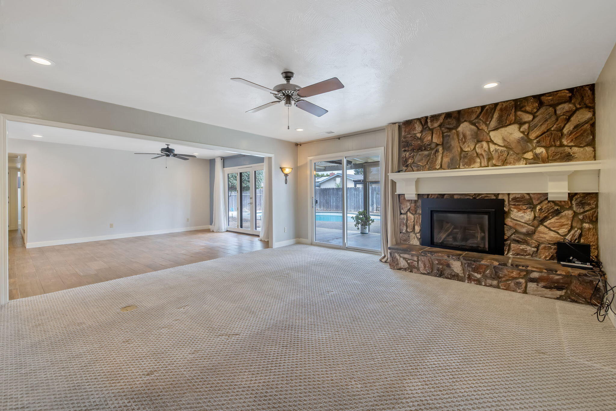 3142 W Sunnyside Ct, Visalia, CA 93277