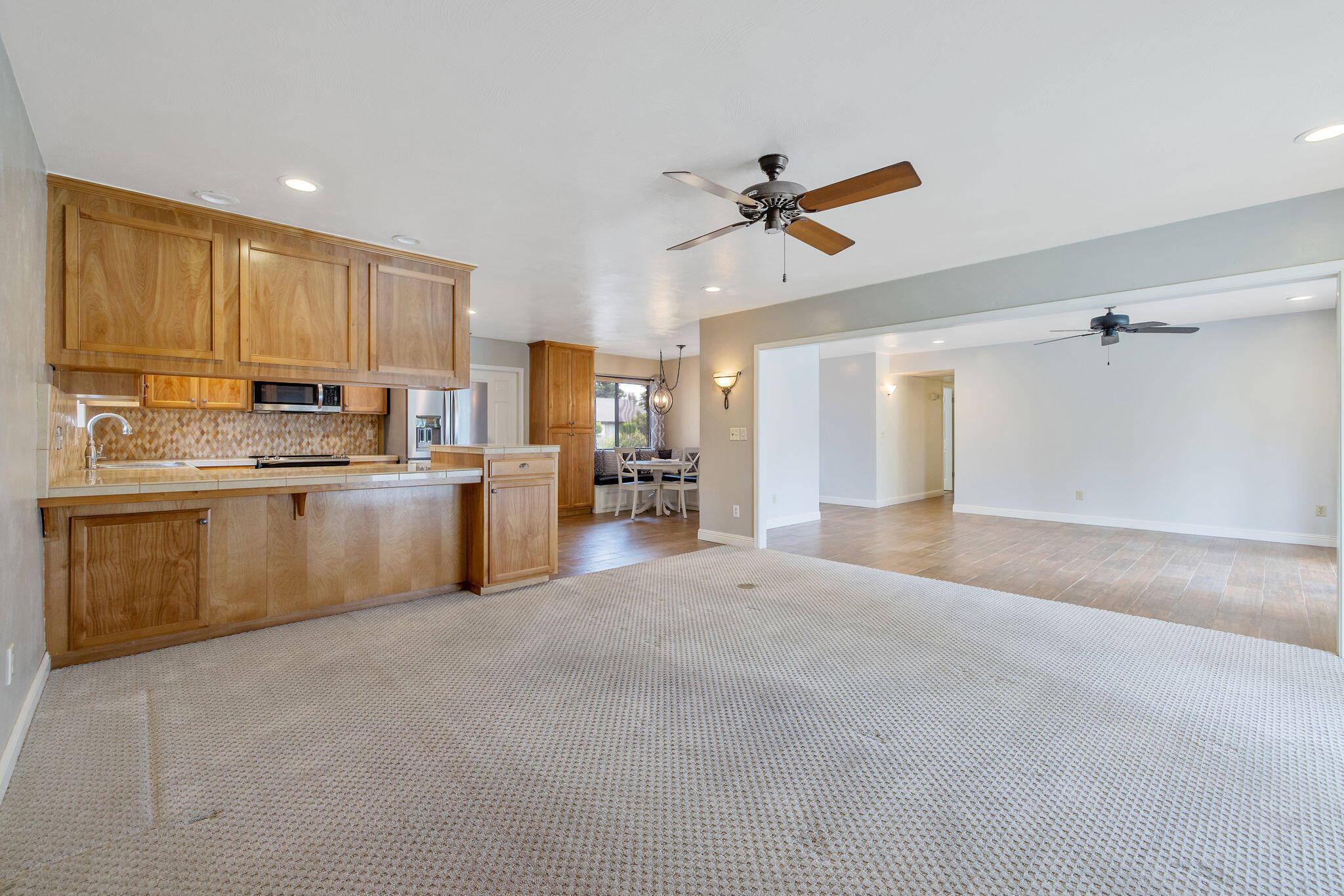 3142 W Sunnyside Ct, Visalia, CA 93277