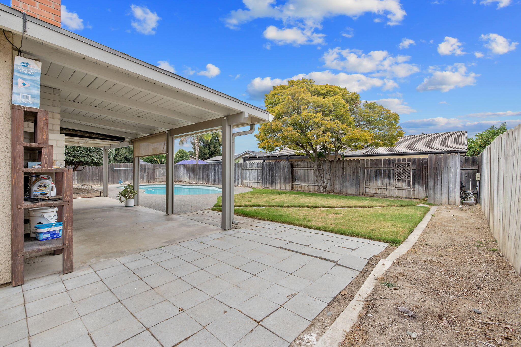 3142 W Sunnyside Ct, Visalia, CA 93277