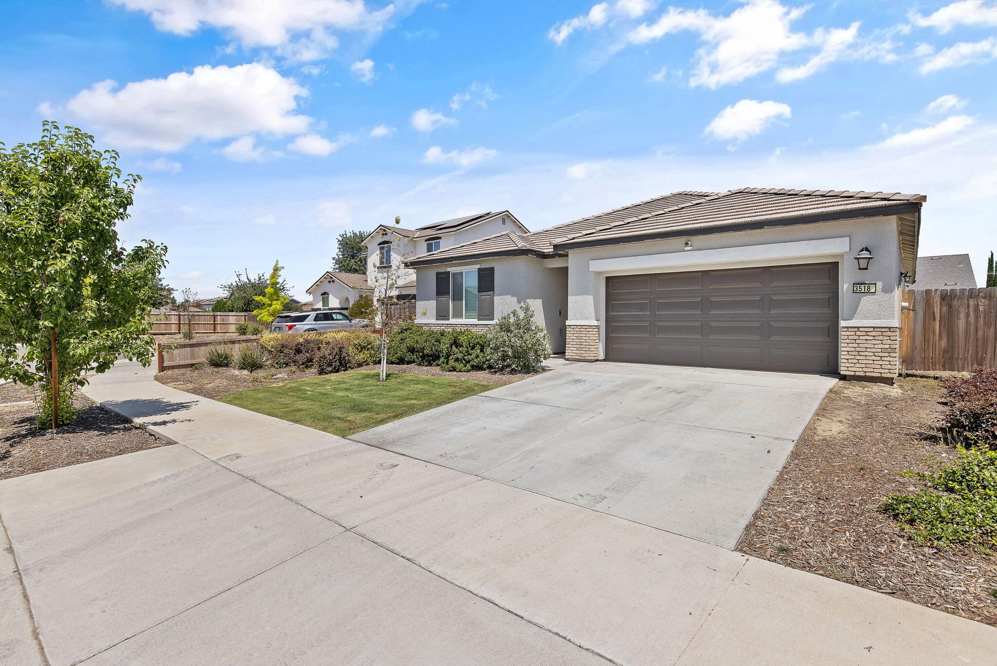 3518 E Laura Ct, Visalia, CA 93292