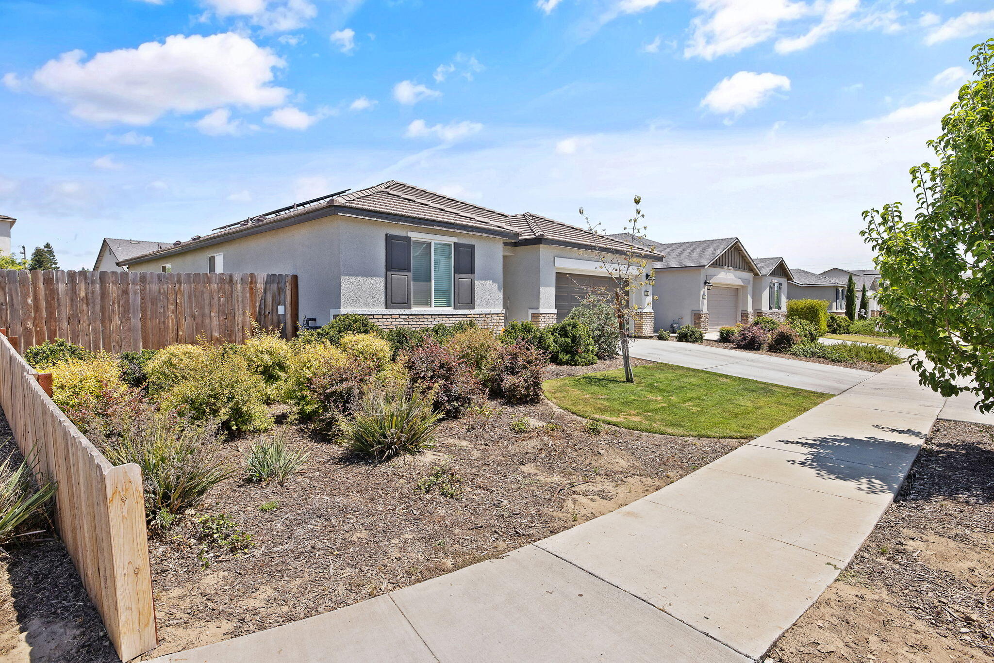 3518 E Laura Ct, Visalia, CA 93292