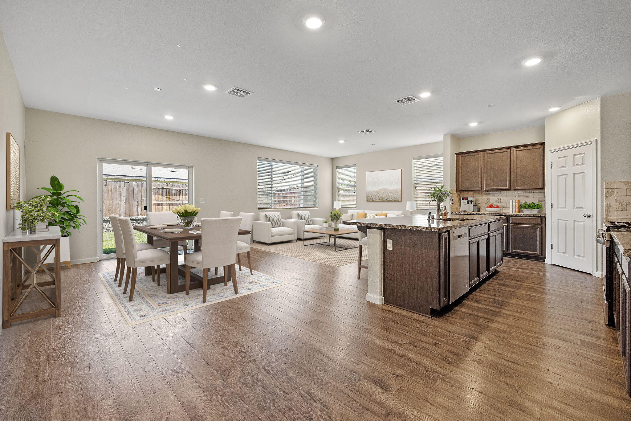 3518 E Laura Ct, Visalia, CA 93292
