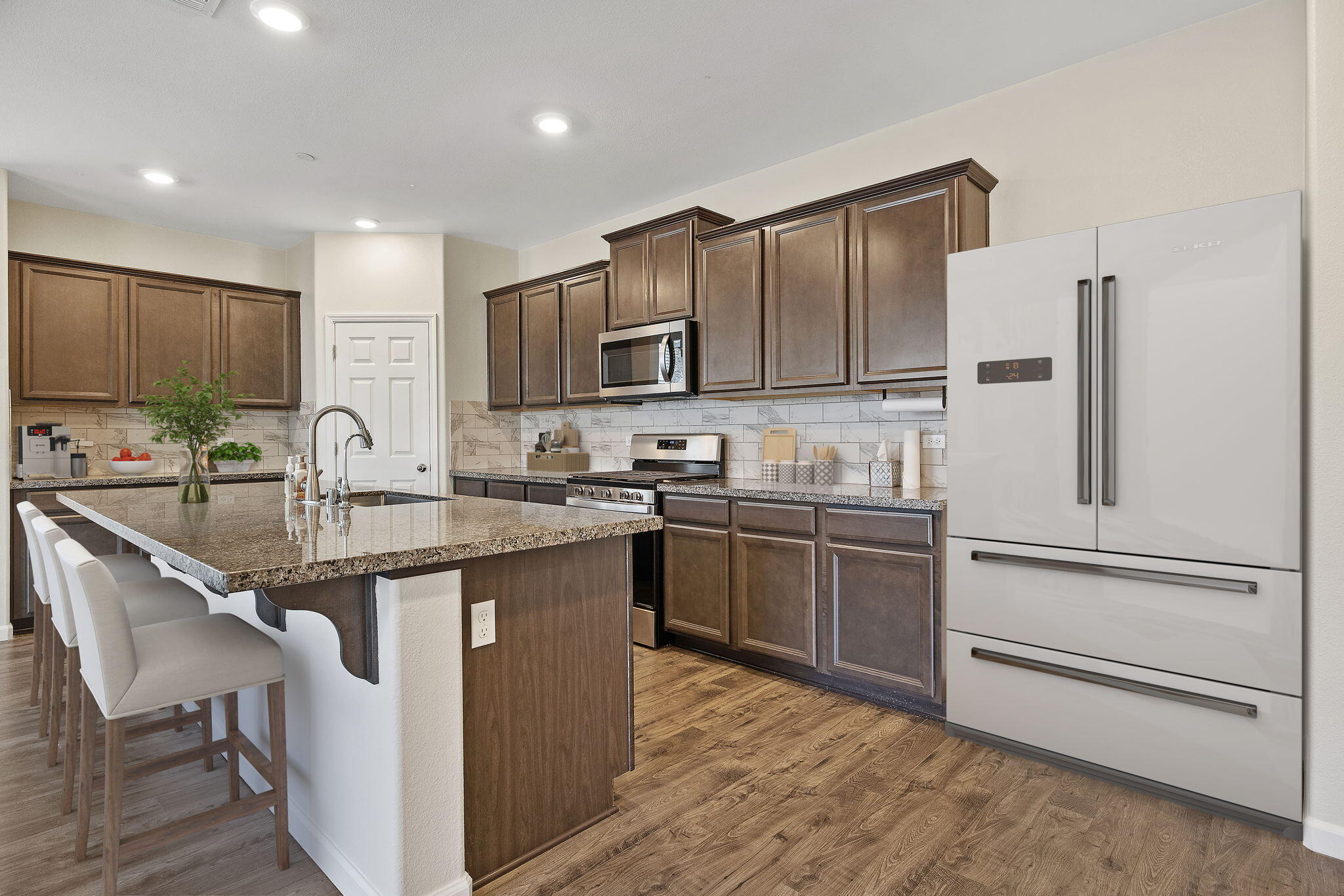 3518 E Laura Ct, Visalia, CA 93292