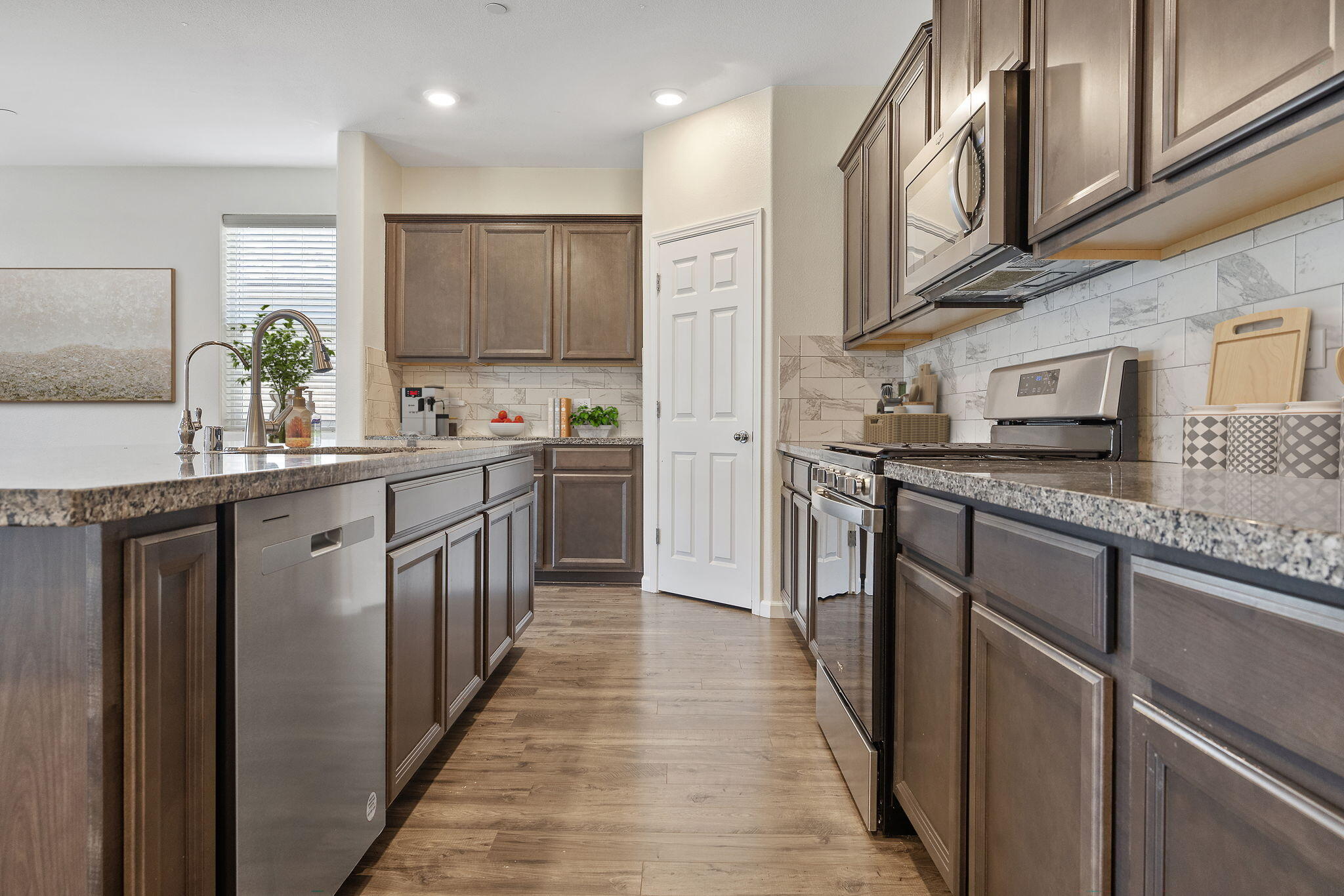 3518 E Laura Ct, Visalia, CA 93292