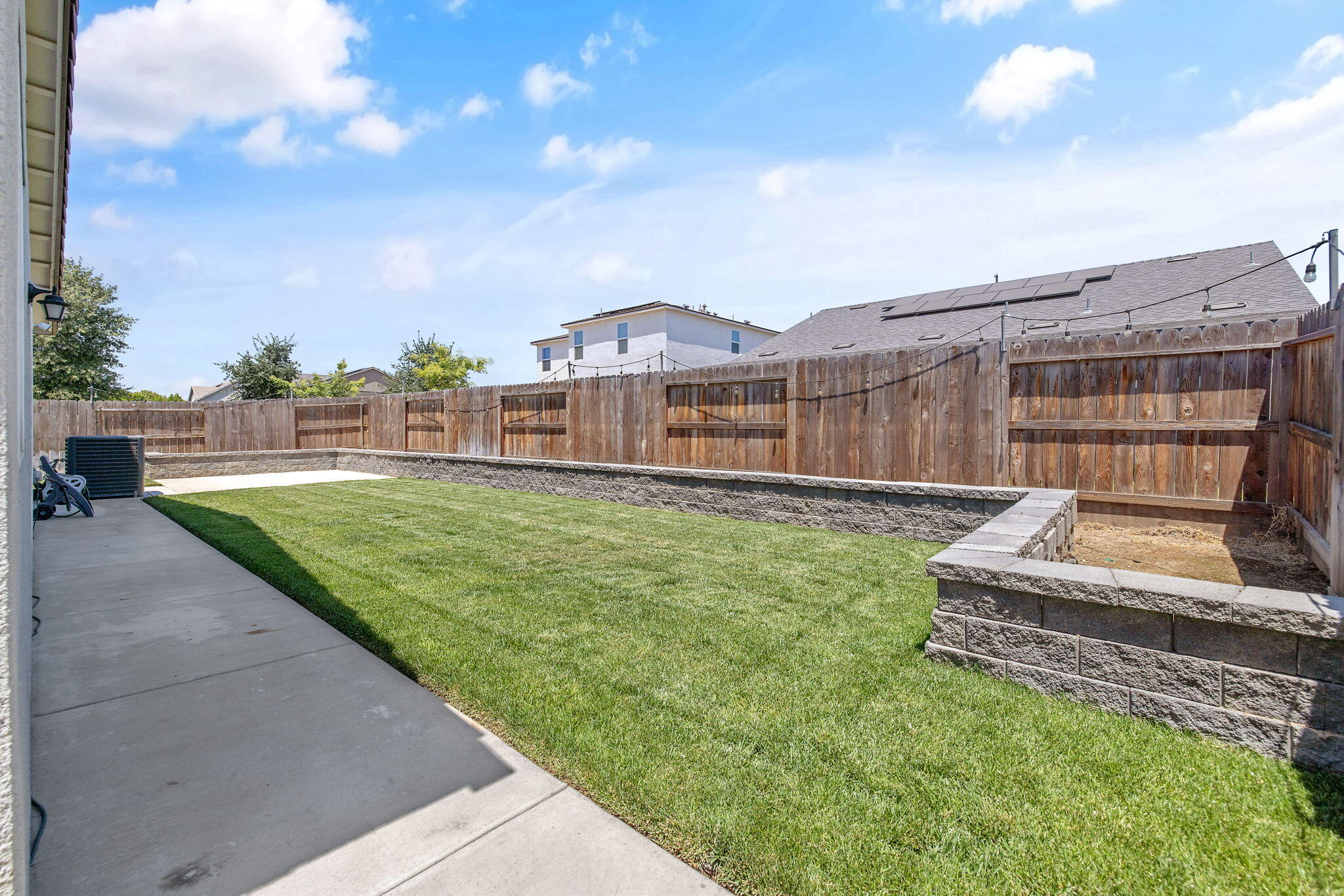3518 E Laura Ct, Visalia, CA 93292