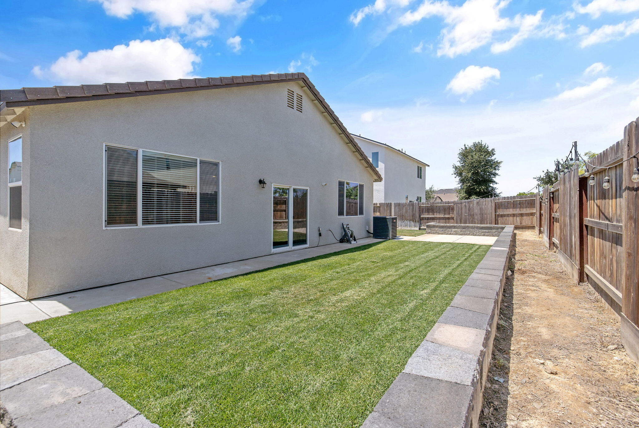 3518 E Laura Ct, Visalia, CA 93292