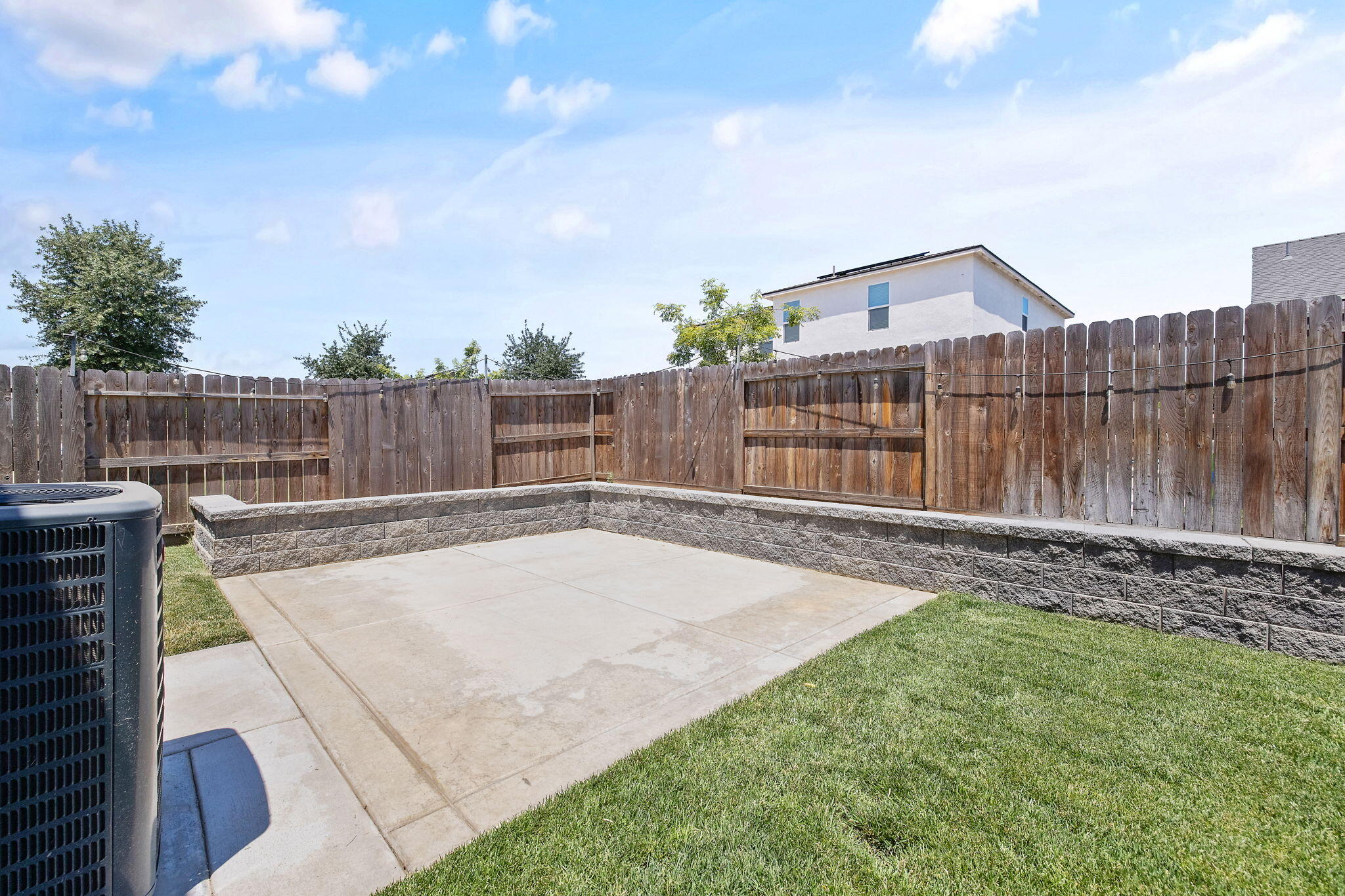 3518 E Laura Ct, Visalia, CA 93292