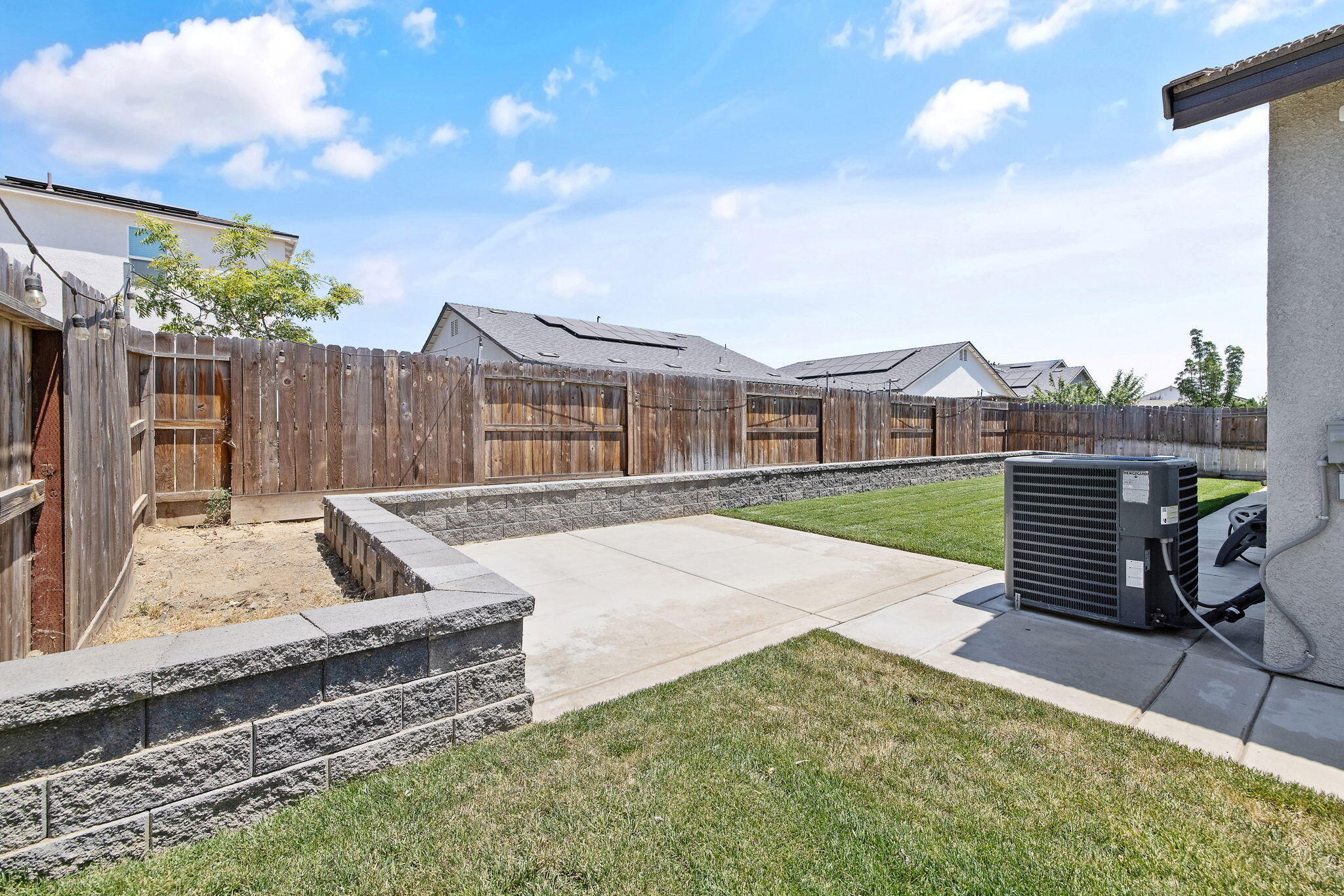3518 E Laura Ct, Visalia, CA 93292