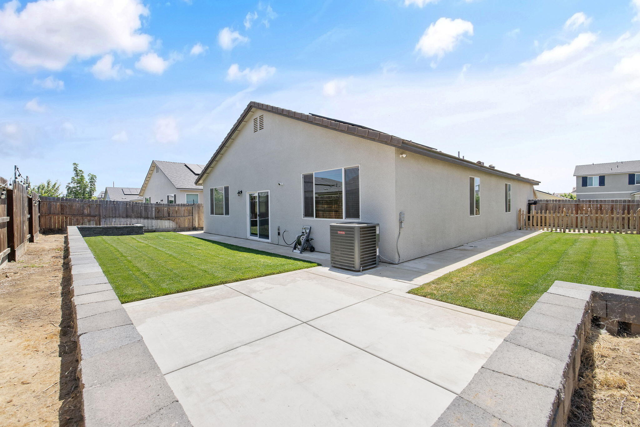 3518 E Laura Ct, Visalia, CA 93292