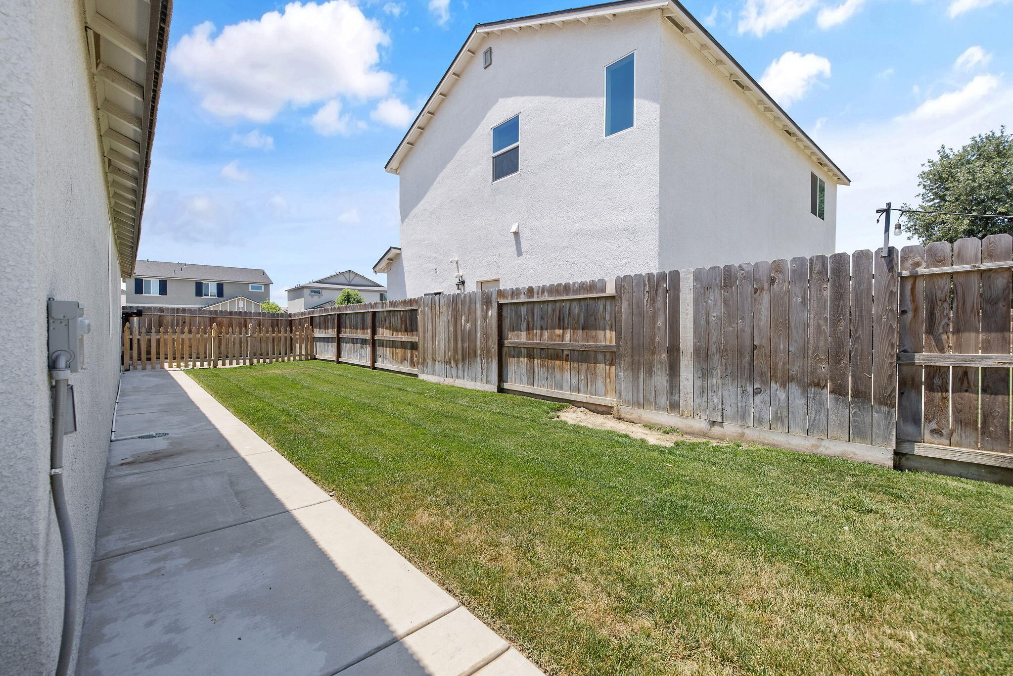 3518 E Laura Ct, Visalia, CA 93292