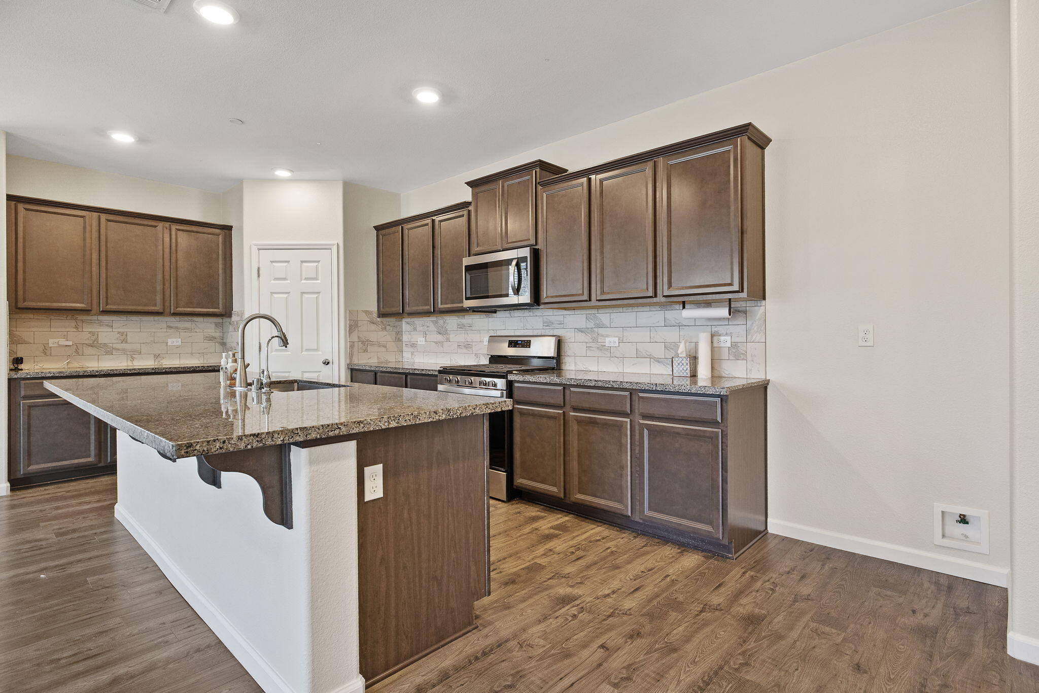 3518 E Laura Ct, Visalia, CA 93292