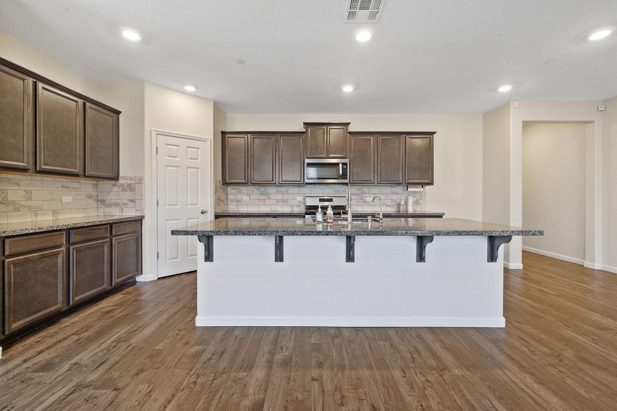 3518 E Laura Ct, Visalia, CA 93292