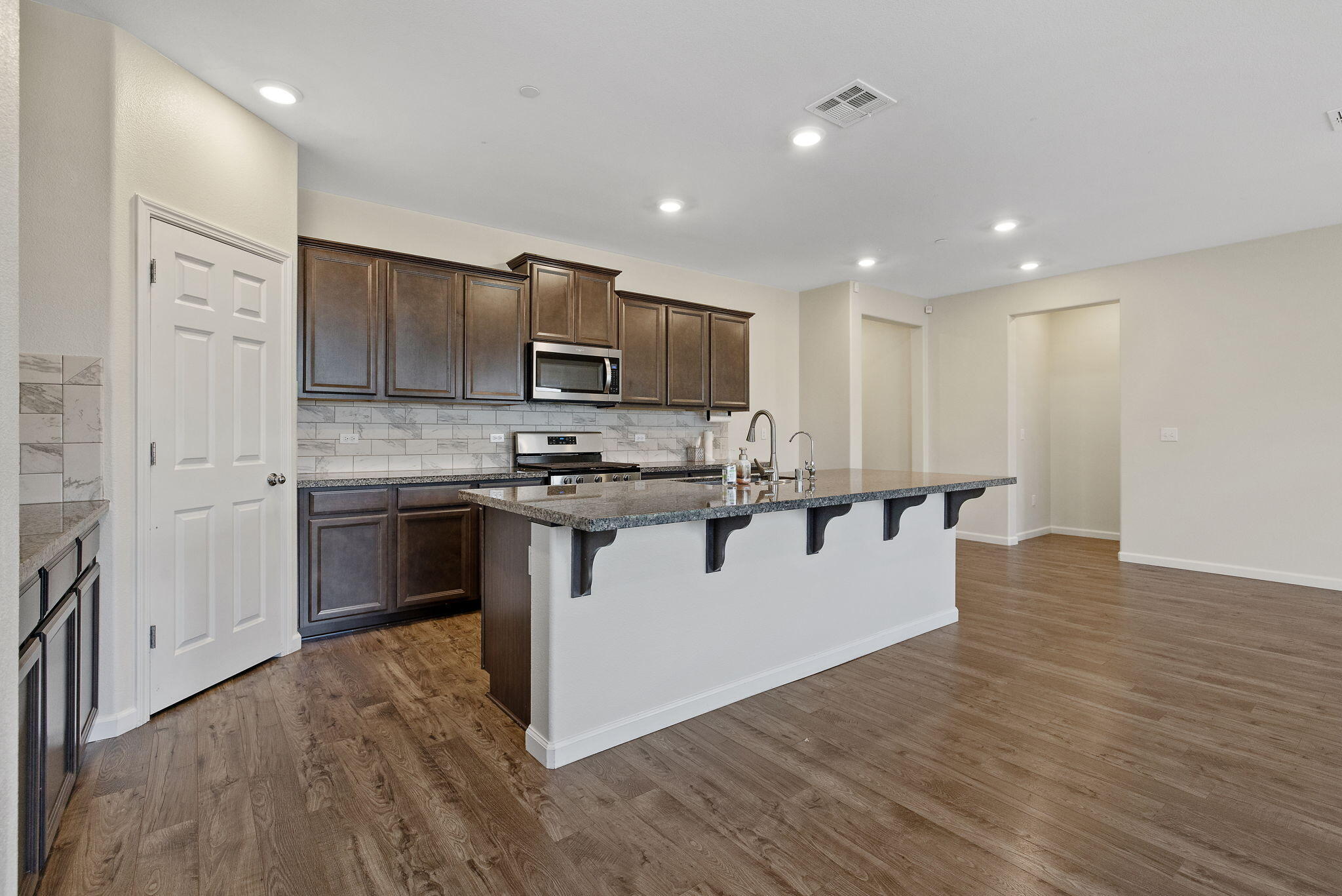 3518 E Laura Ct, Visalia, CA 93292
