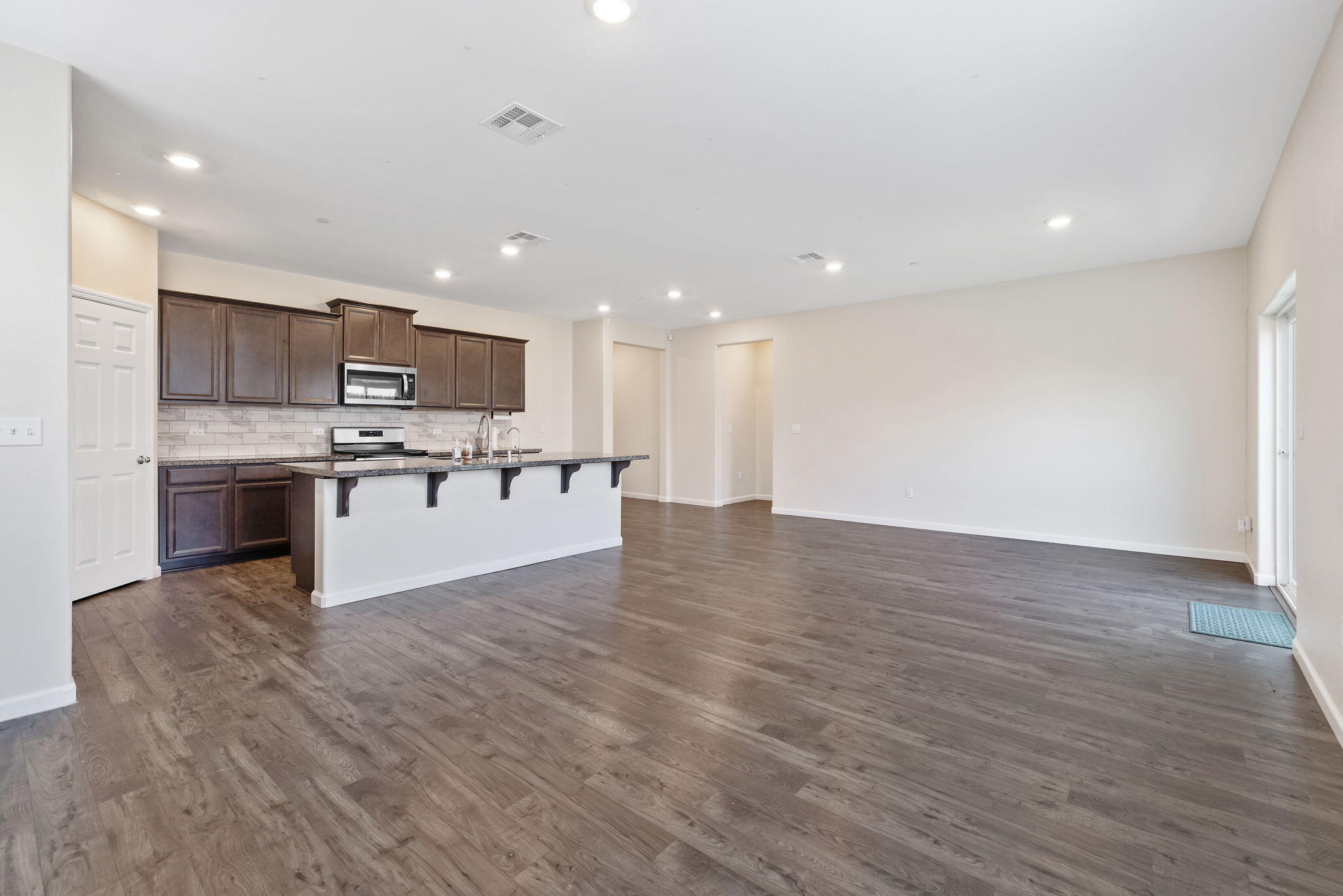 3518 E Laura Ct, Visalia, CA 93292