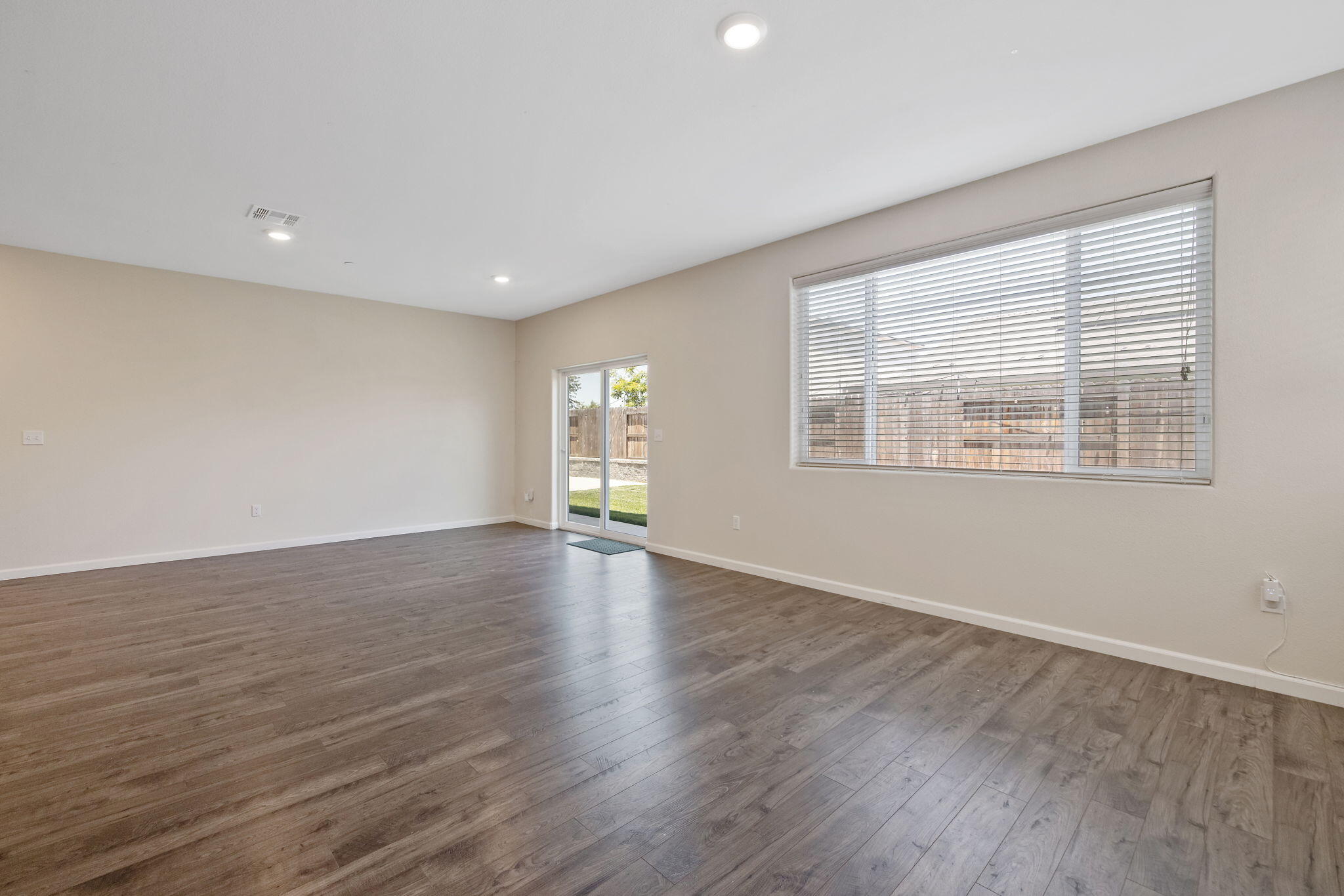 3518 E Laura Ct, Visalia, CA 93292
