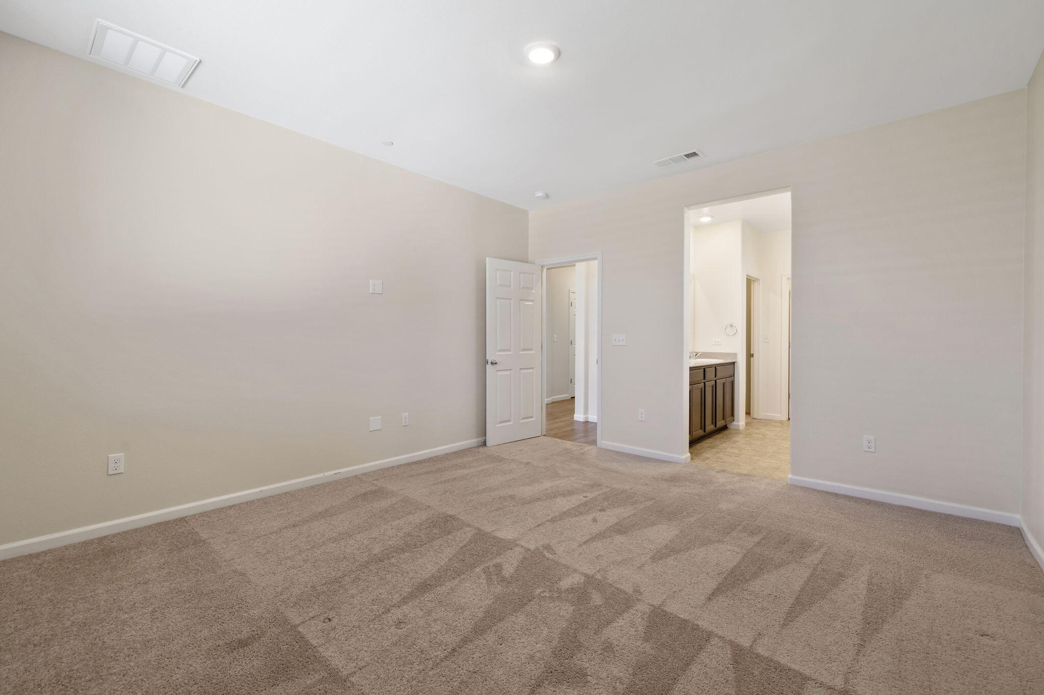 3518 E Laura Ct, Visalia, CA 93292