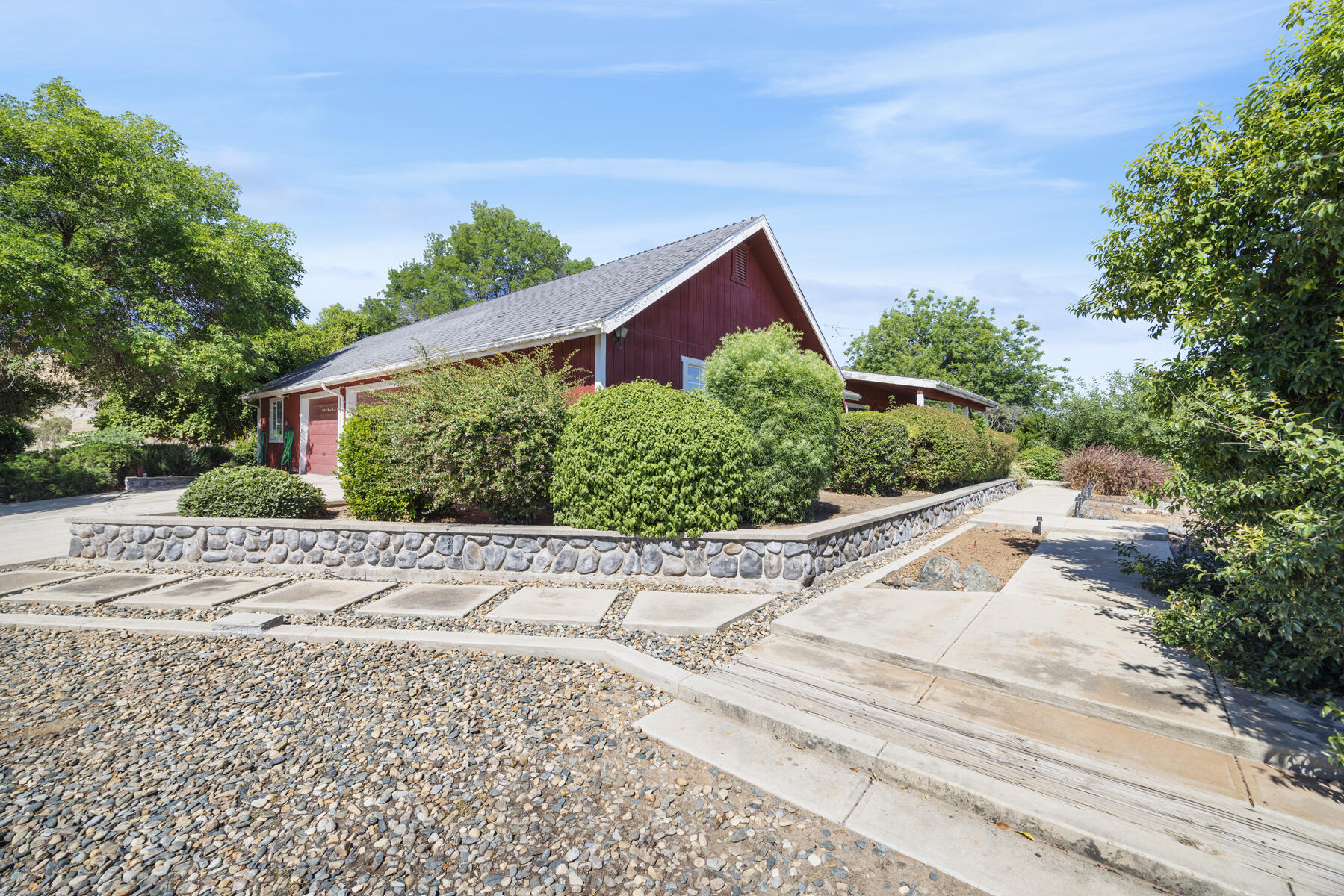 30745 Dorsey Dr, Exeter, CA 93221