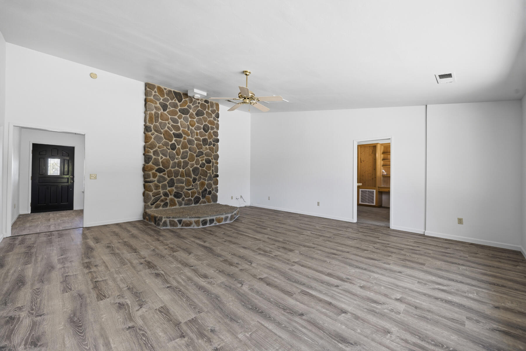 30745 Dorsey Dr, Exeter, CA 93221