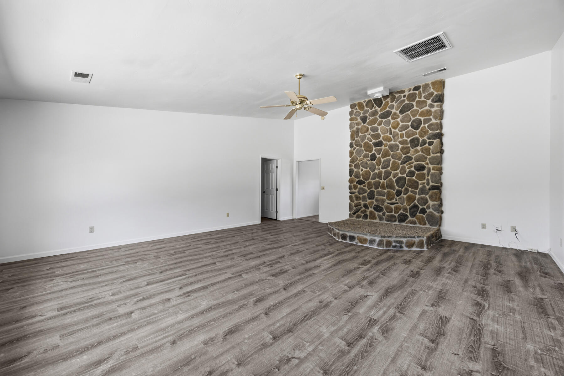 30745 Dorsey Dr, Exeter, CA 93221