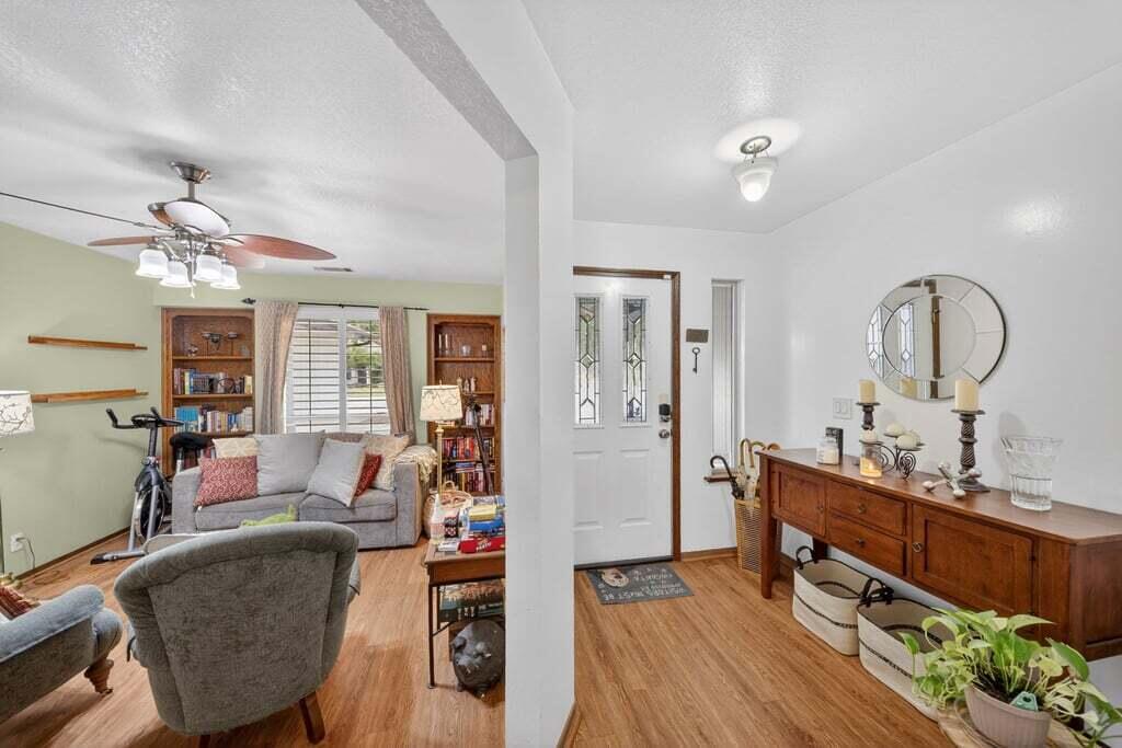 900 N Vista St, Visalia, CA 93292