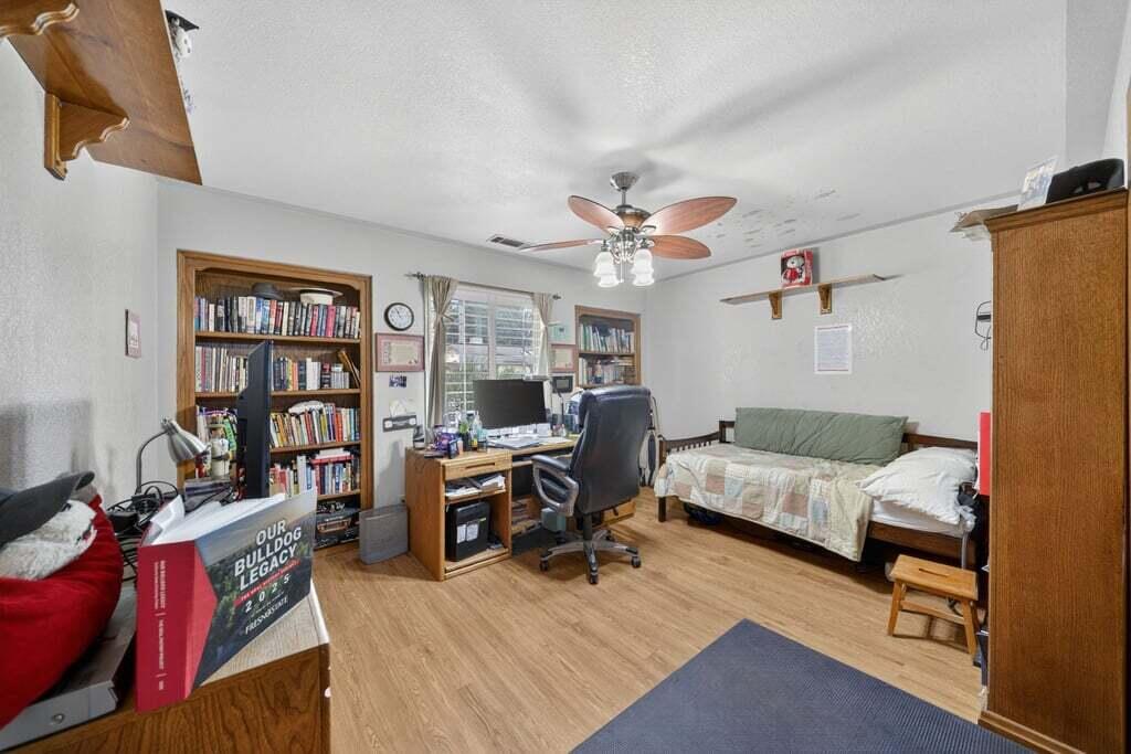 900 N Vista St, Visalia, CA 93292